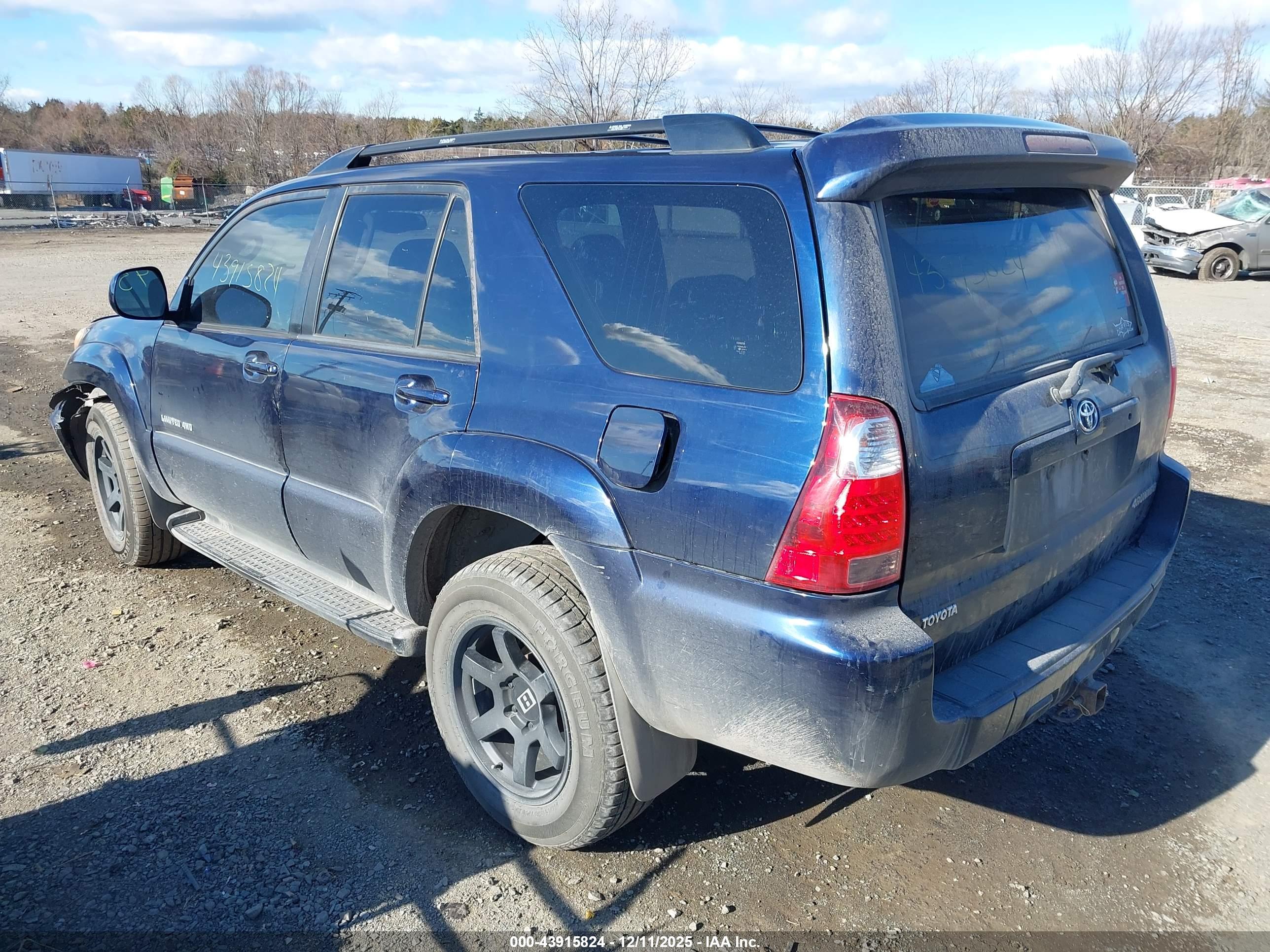 TOYOTA 4RUNNER image 3