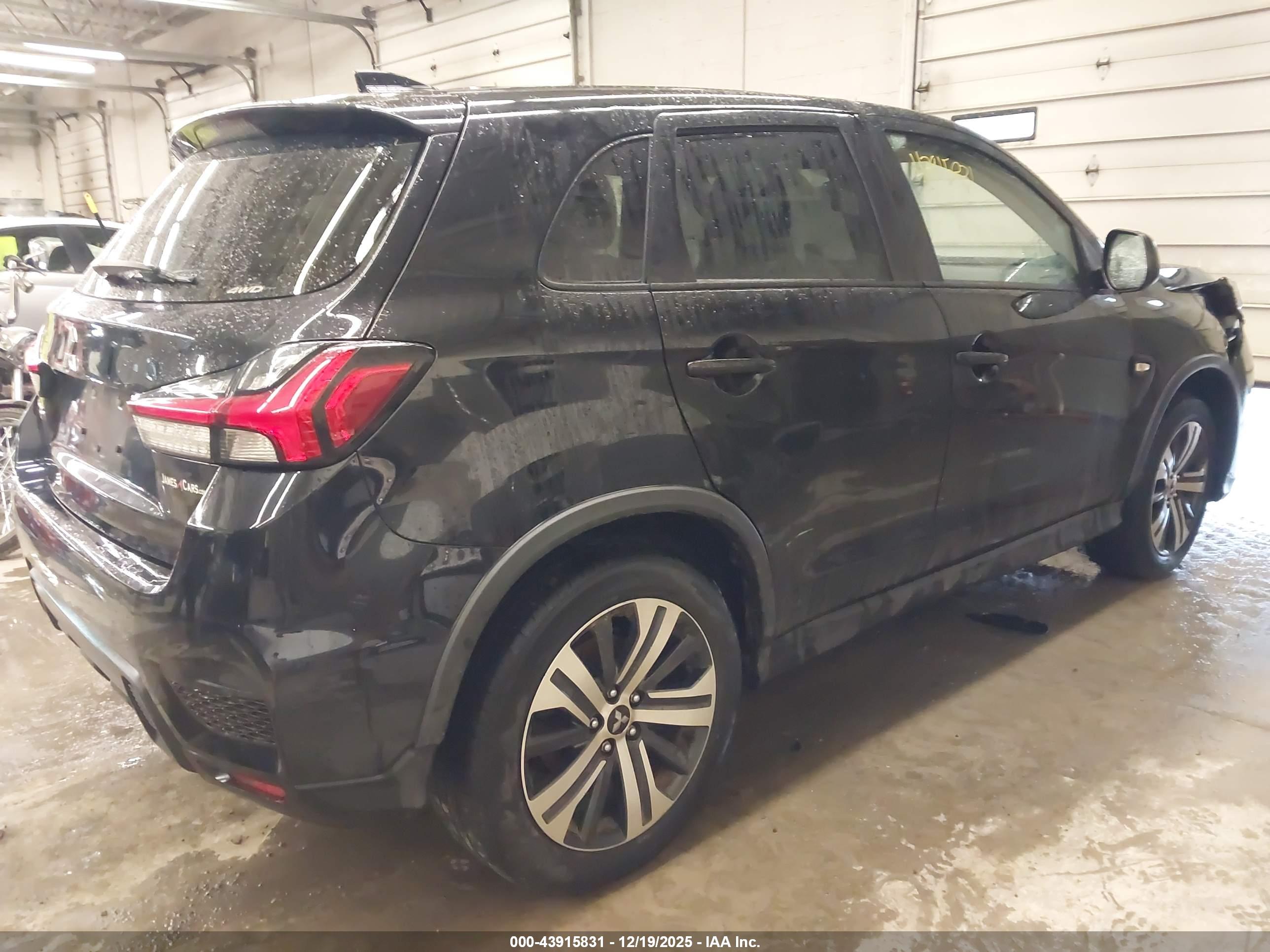 MITSUBISHI OUTLANDER image 4