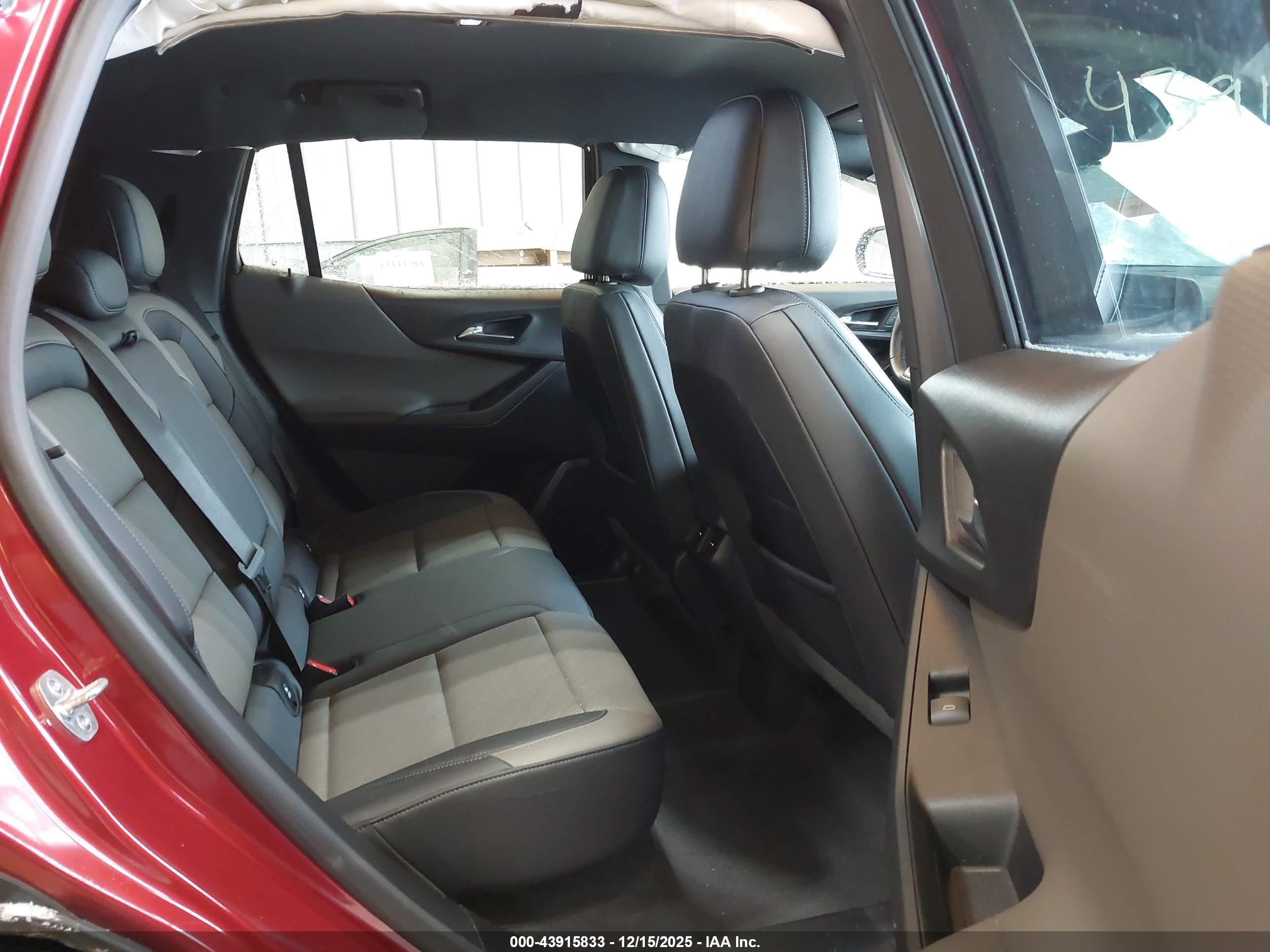 CHEVROLET EQUINOX image 8