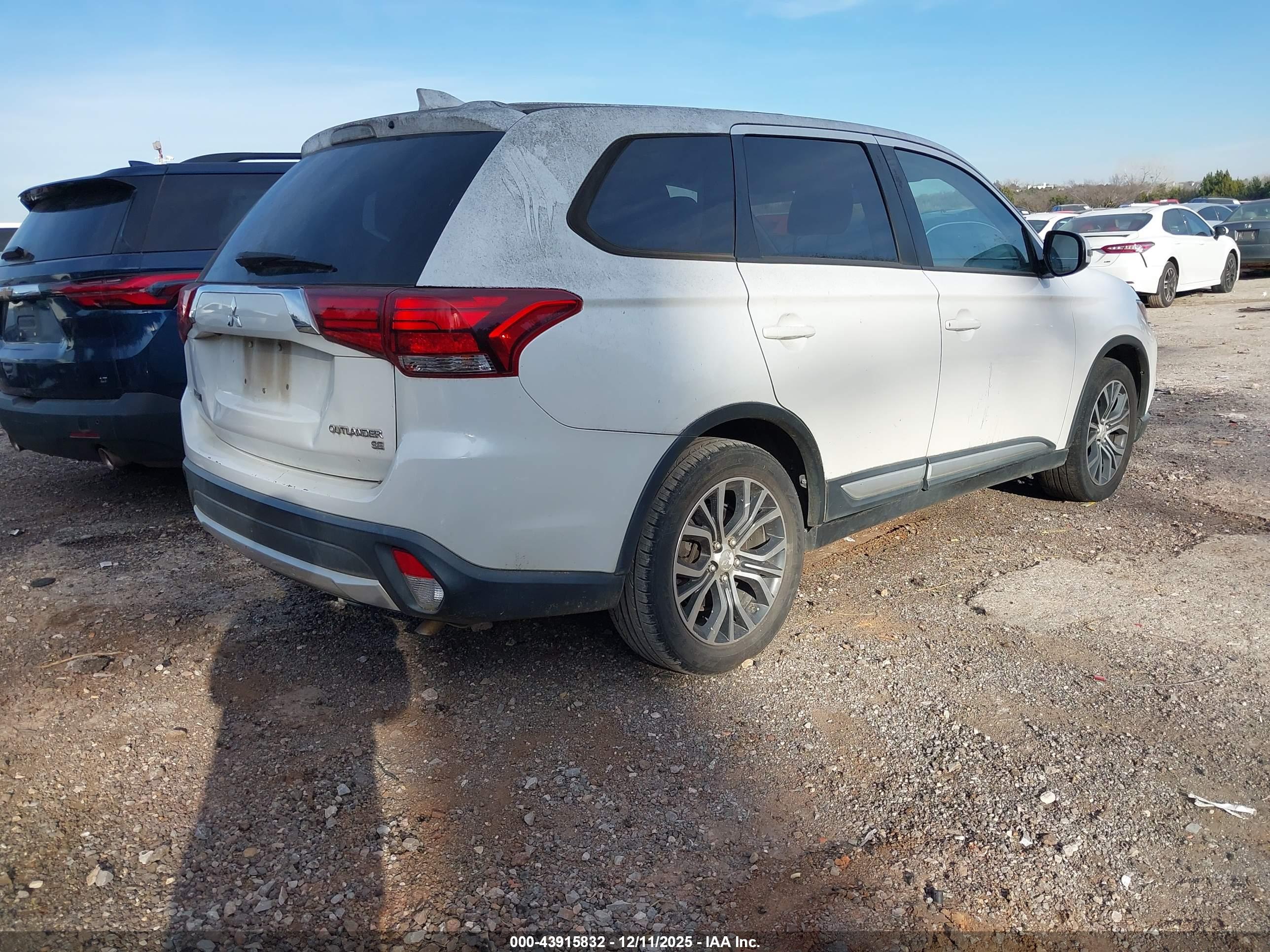 MITSUBISHI OUTLANDER image 4