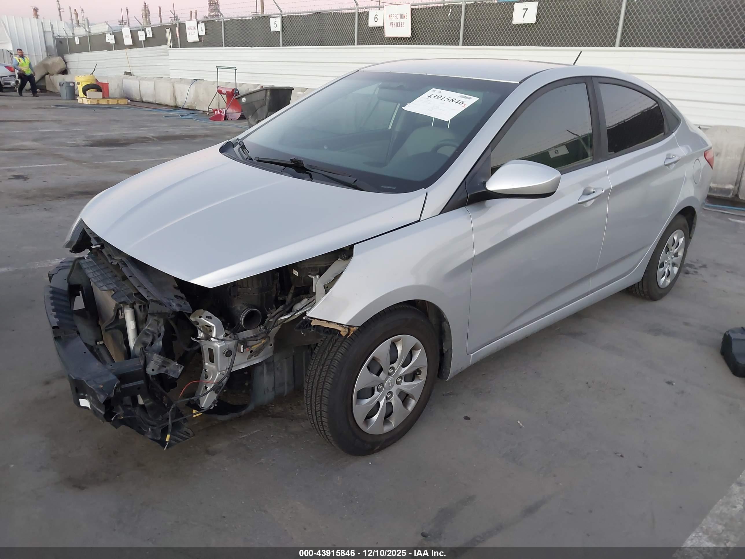 HYUNDAI ACCENT image 2