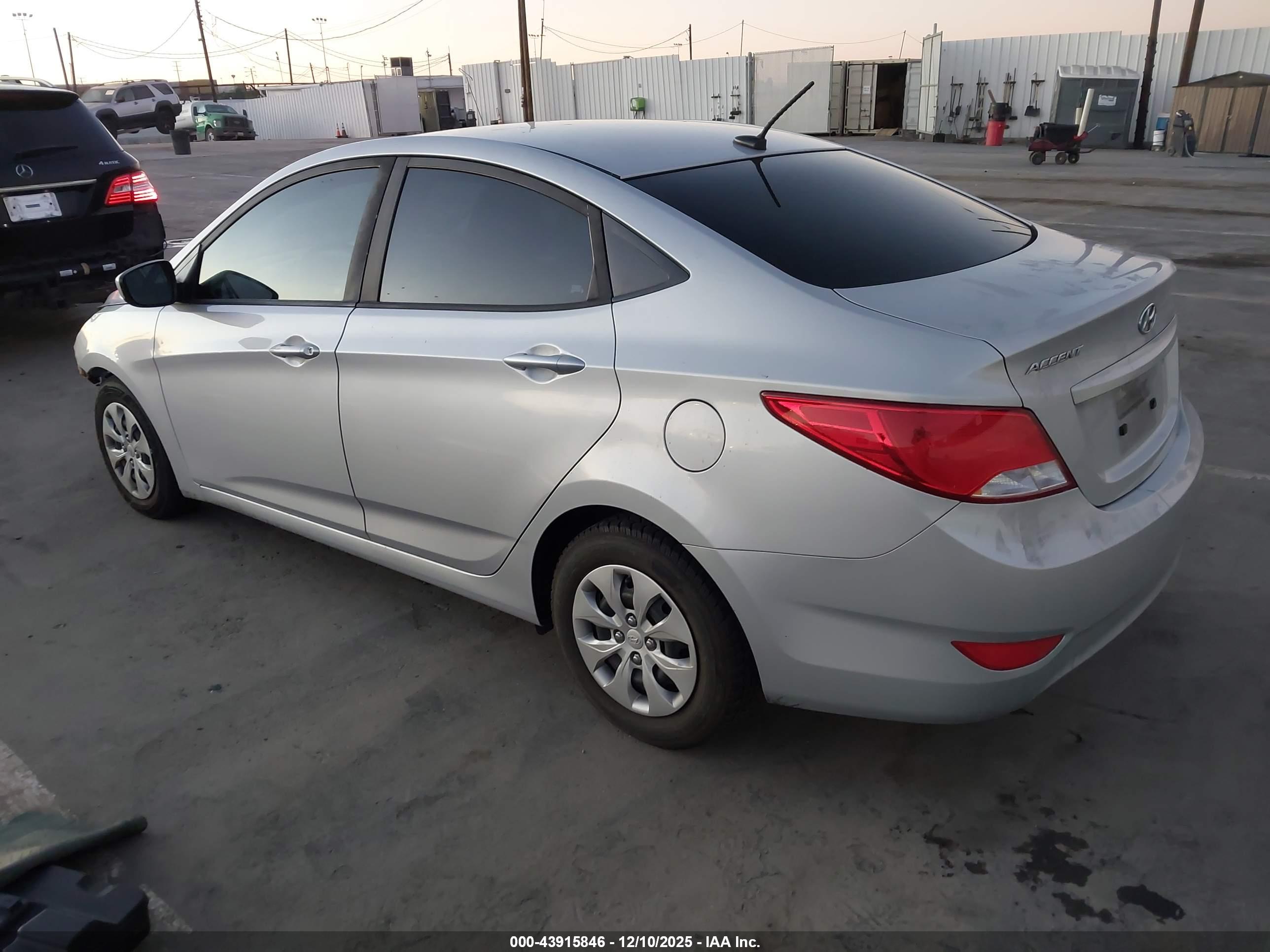 HYUNDAI ACCENT image 3