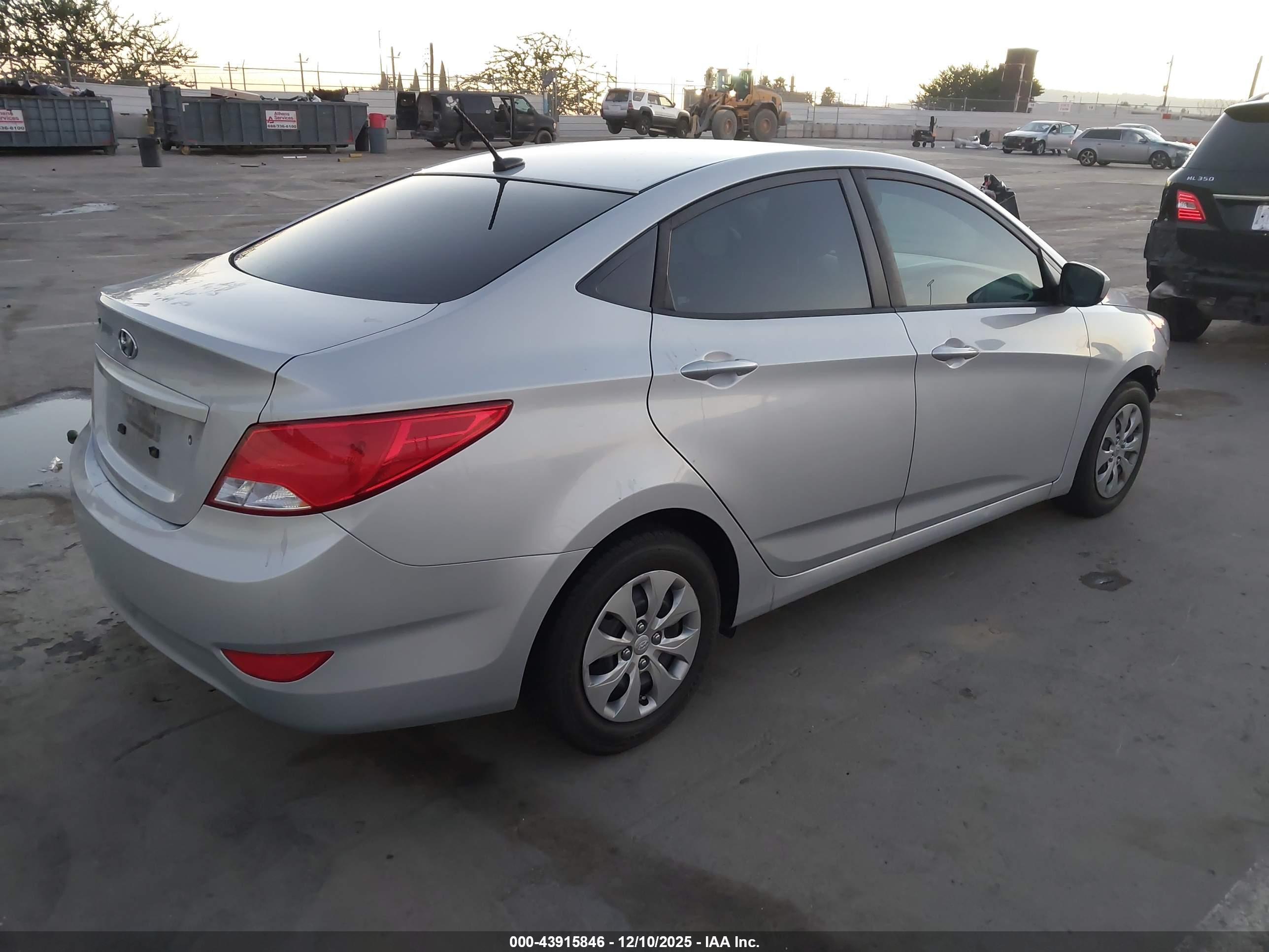 HYUNDAI ACCENT image 4