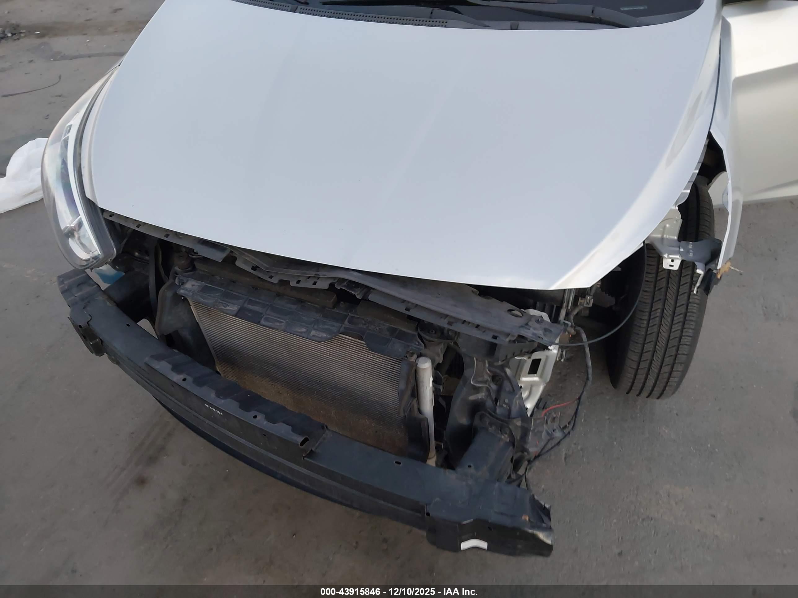 HYUNDAI ACCENT image 6