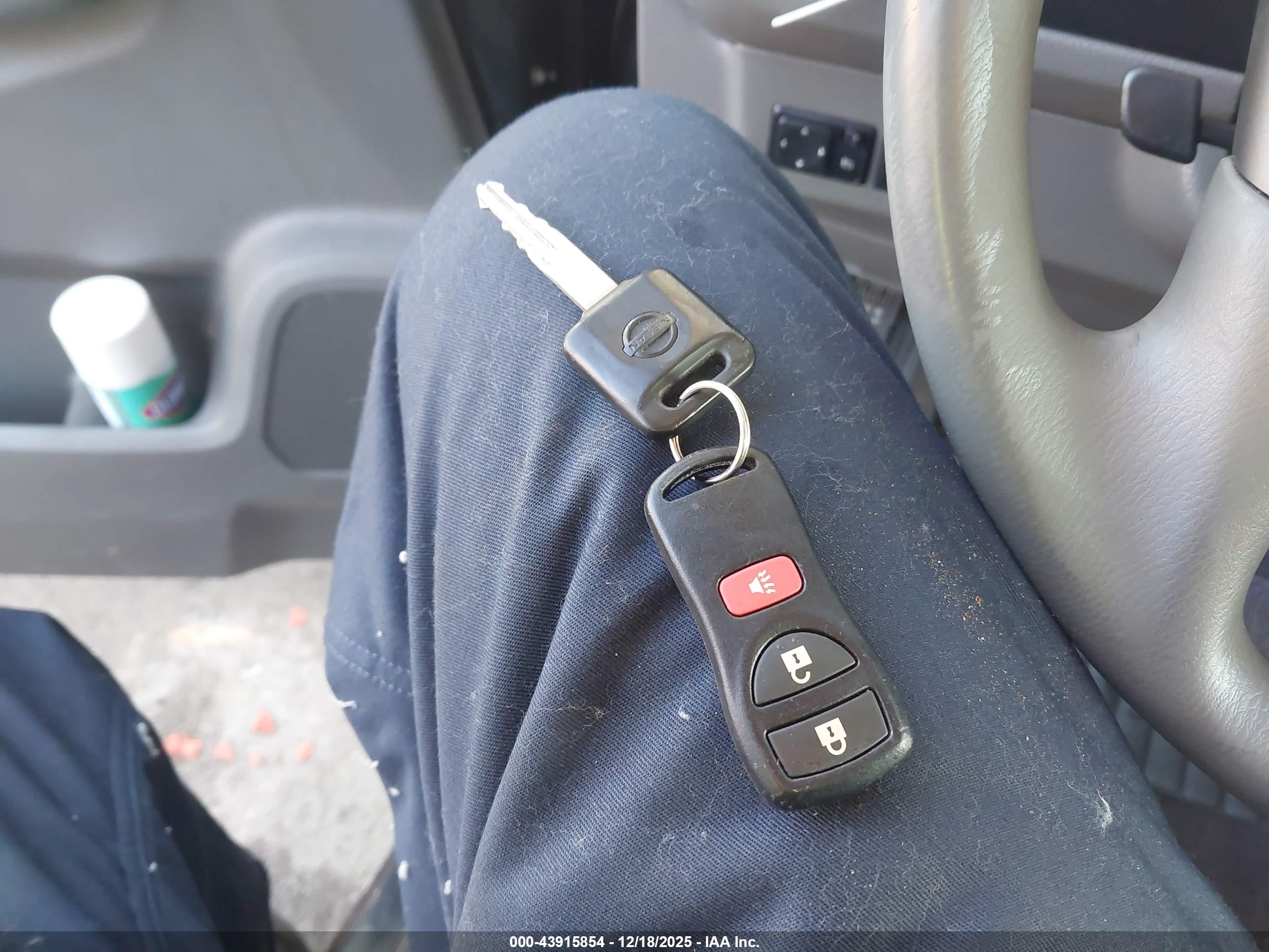 NISSAN NV image 11