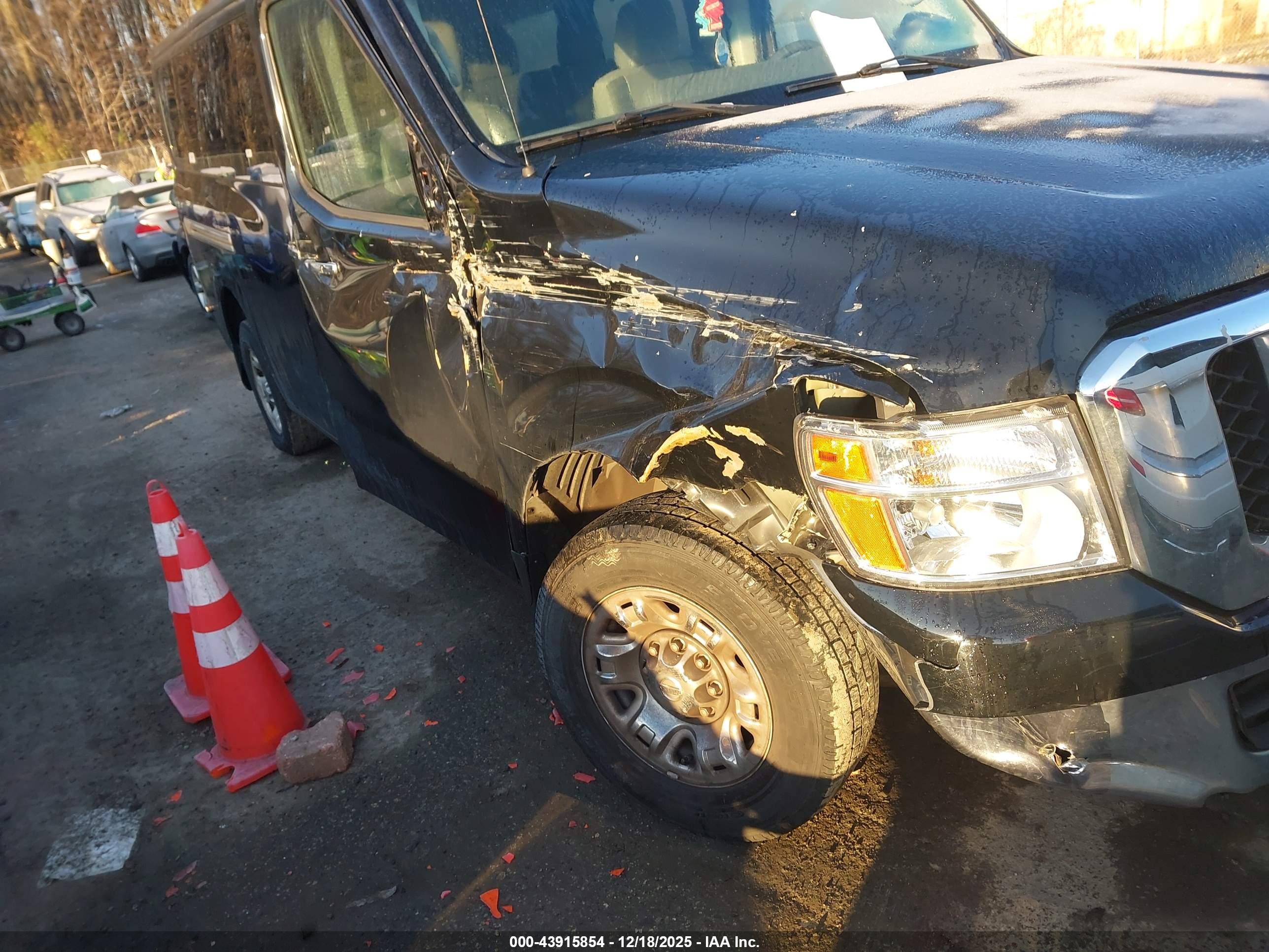 NISSAN NV image 6