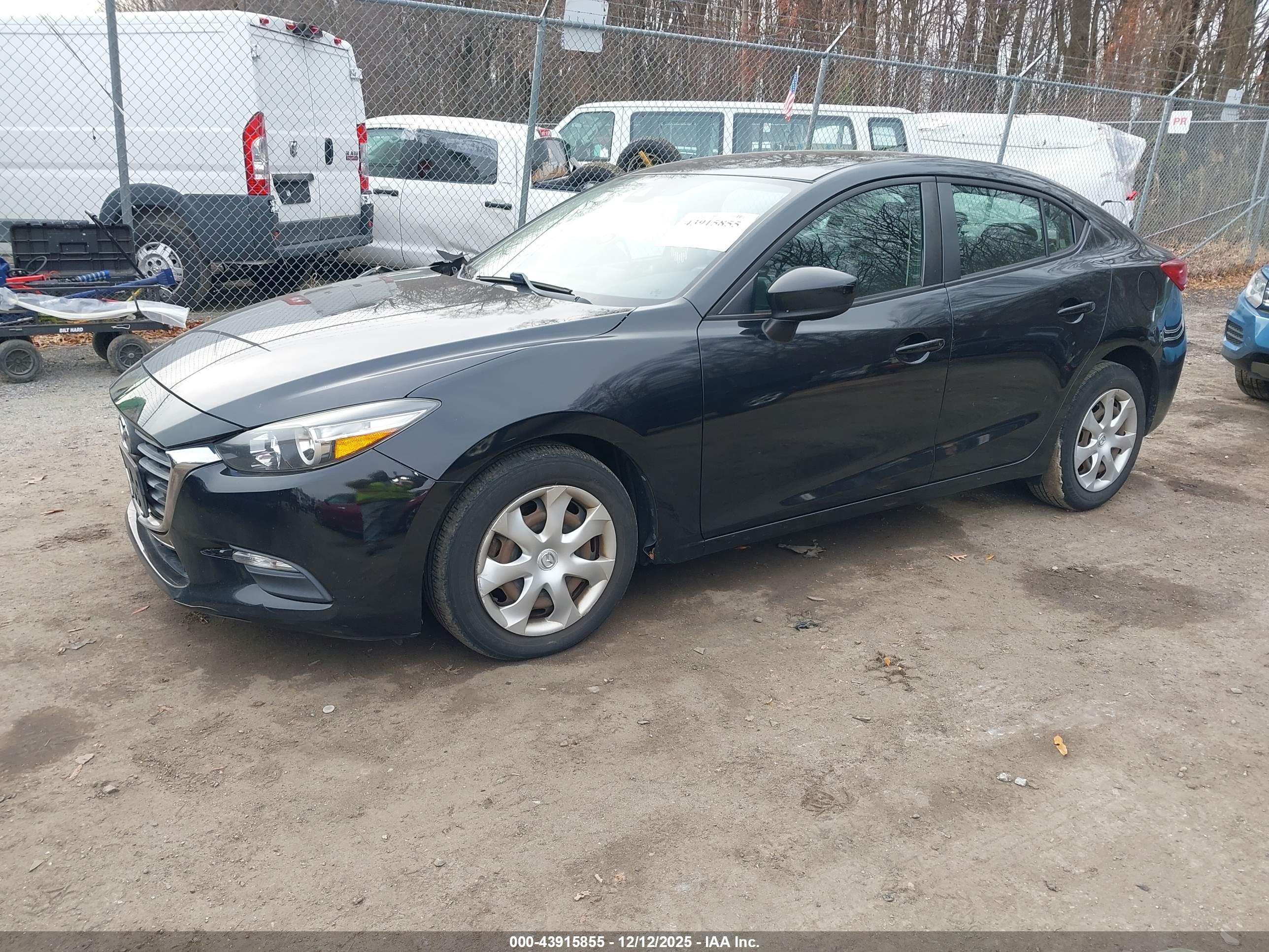 MAZDA MAZDA3 image 2