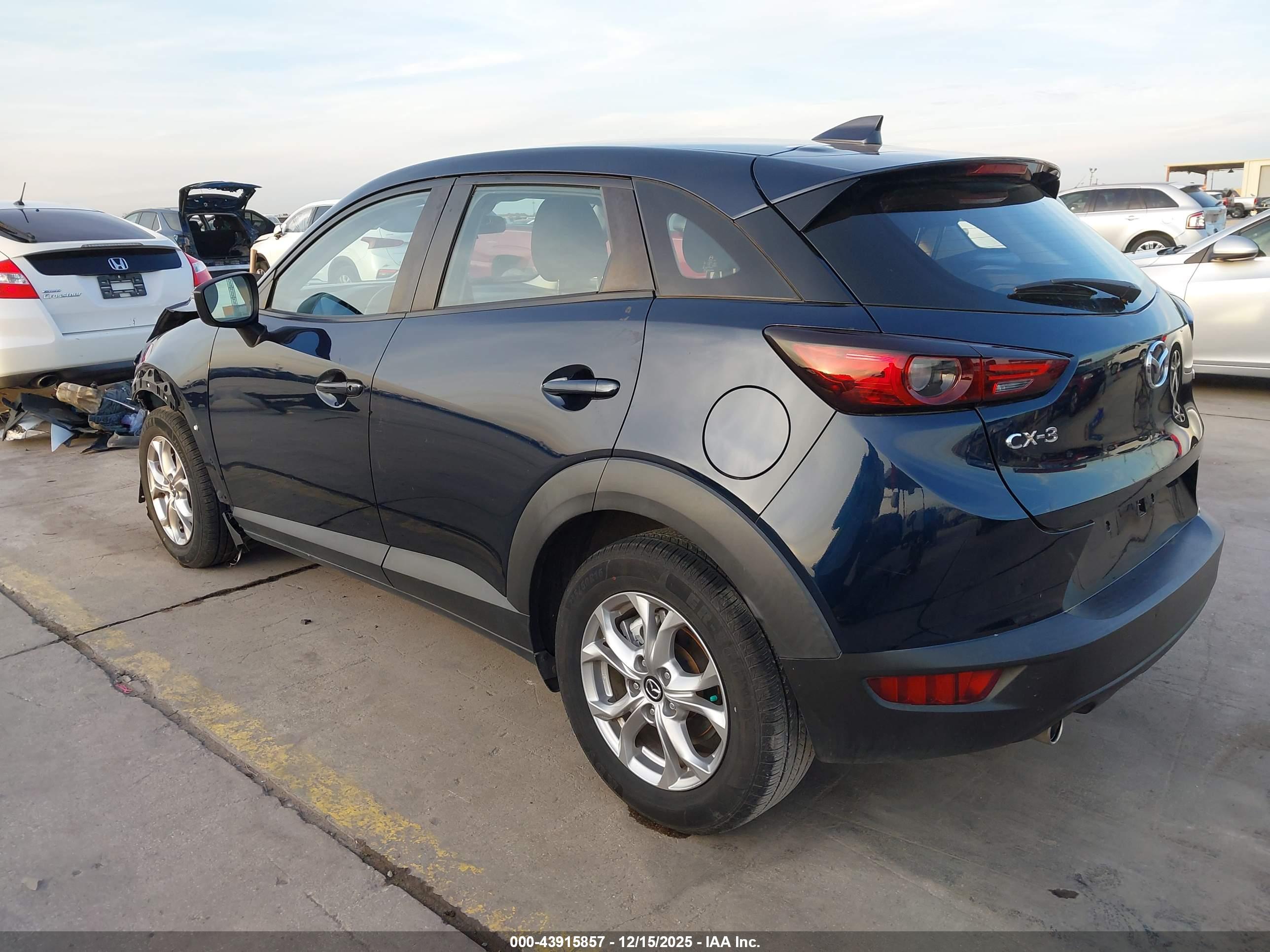 MAZDA CX-3 image 3