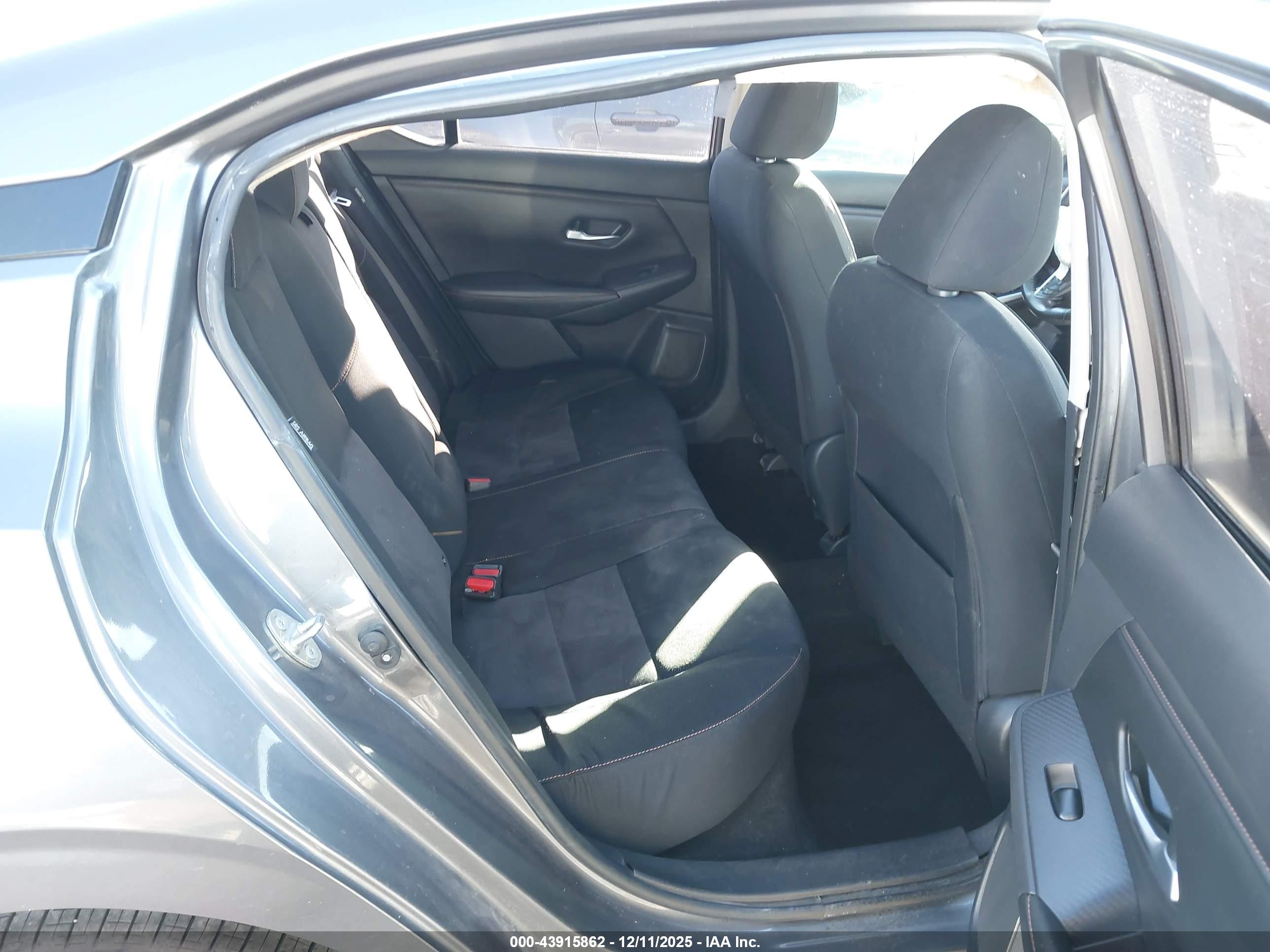 NISSAN SENTRA image 8