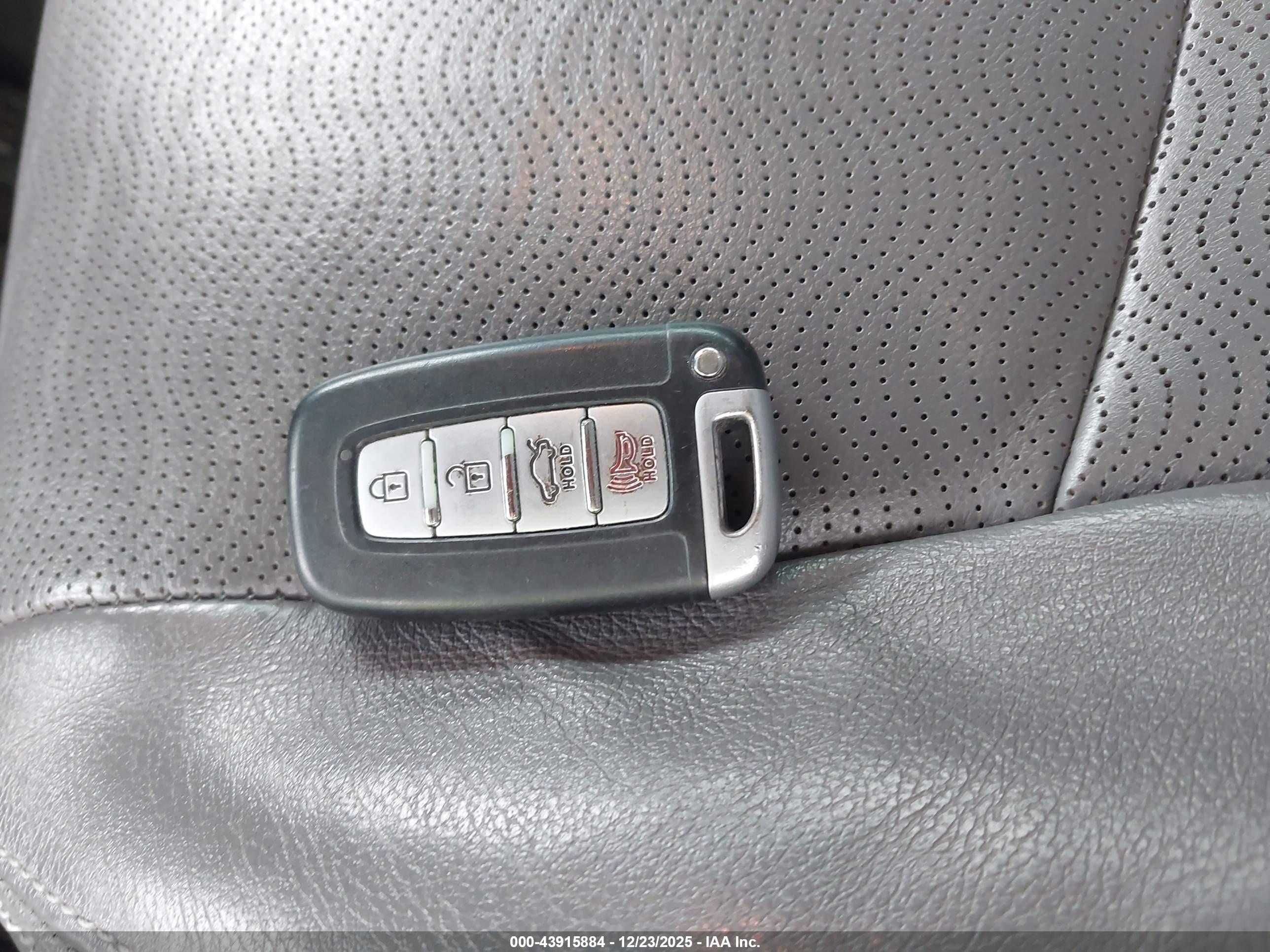 HYUNDAI ELANTRA image 11