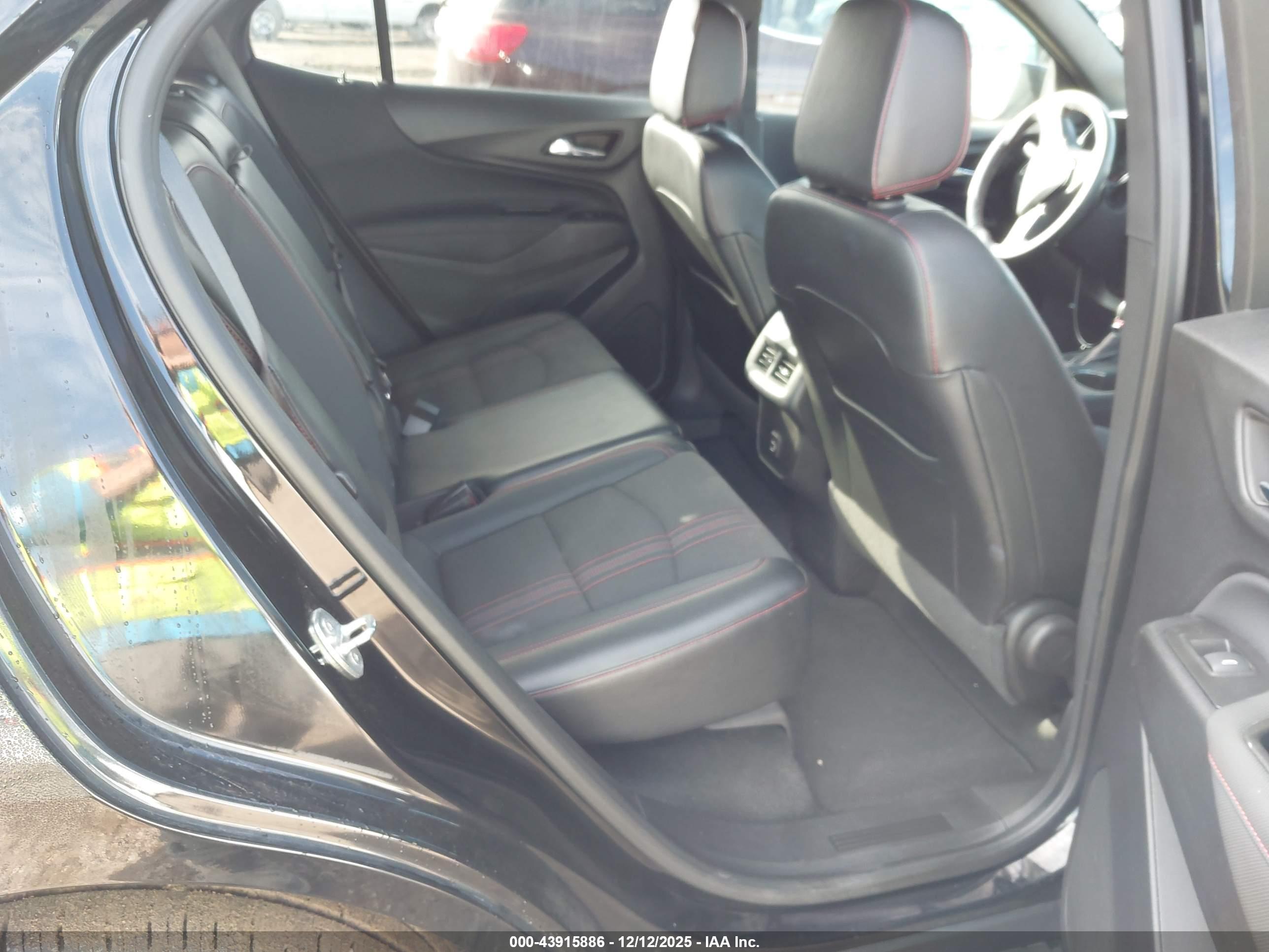 CHEVROLET EQUINOX image 8