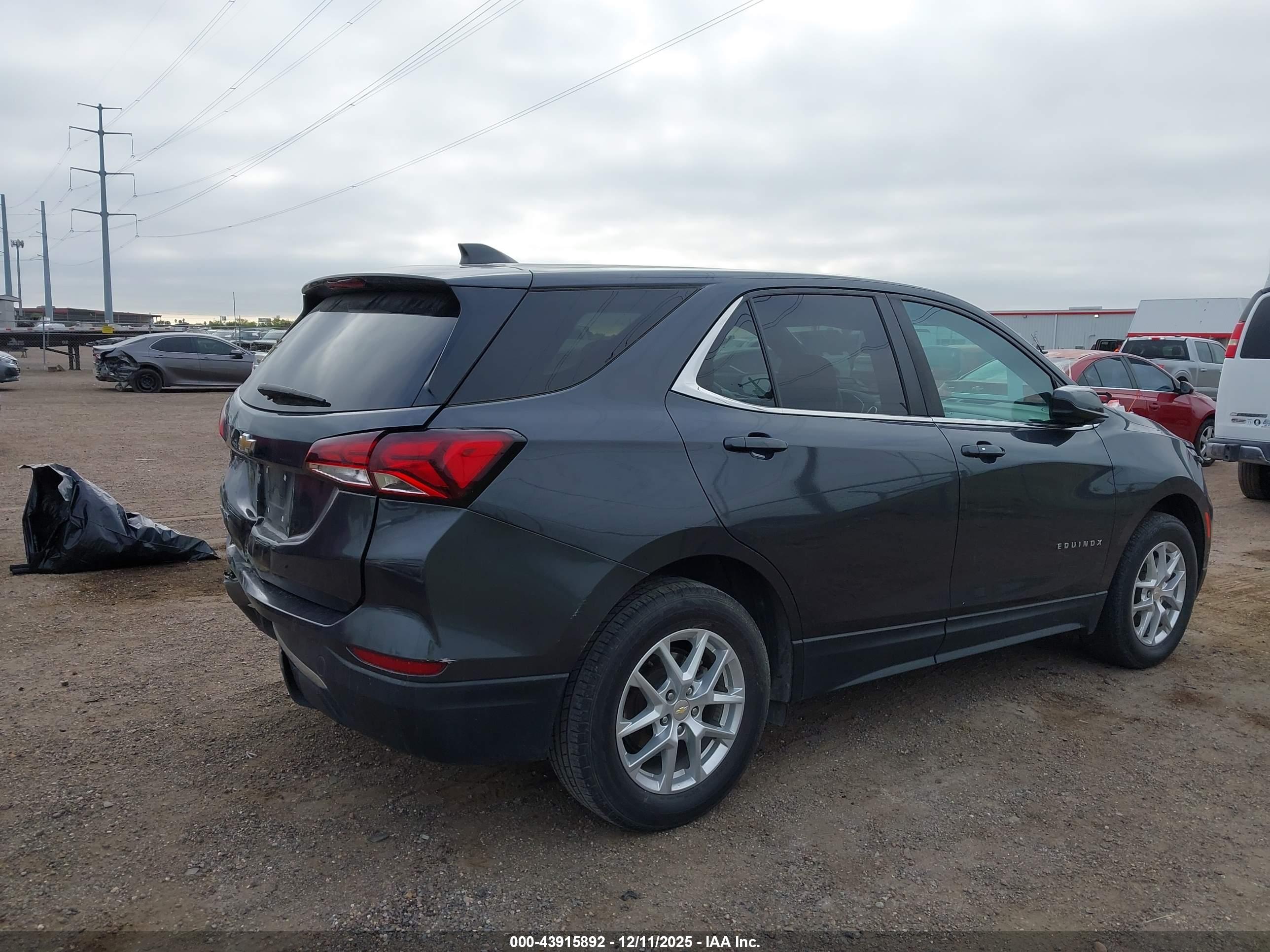 CHEVROLET EQUINOX image 4