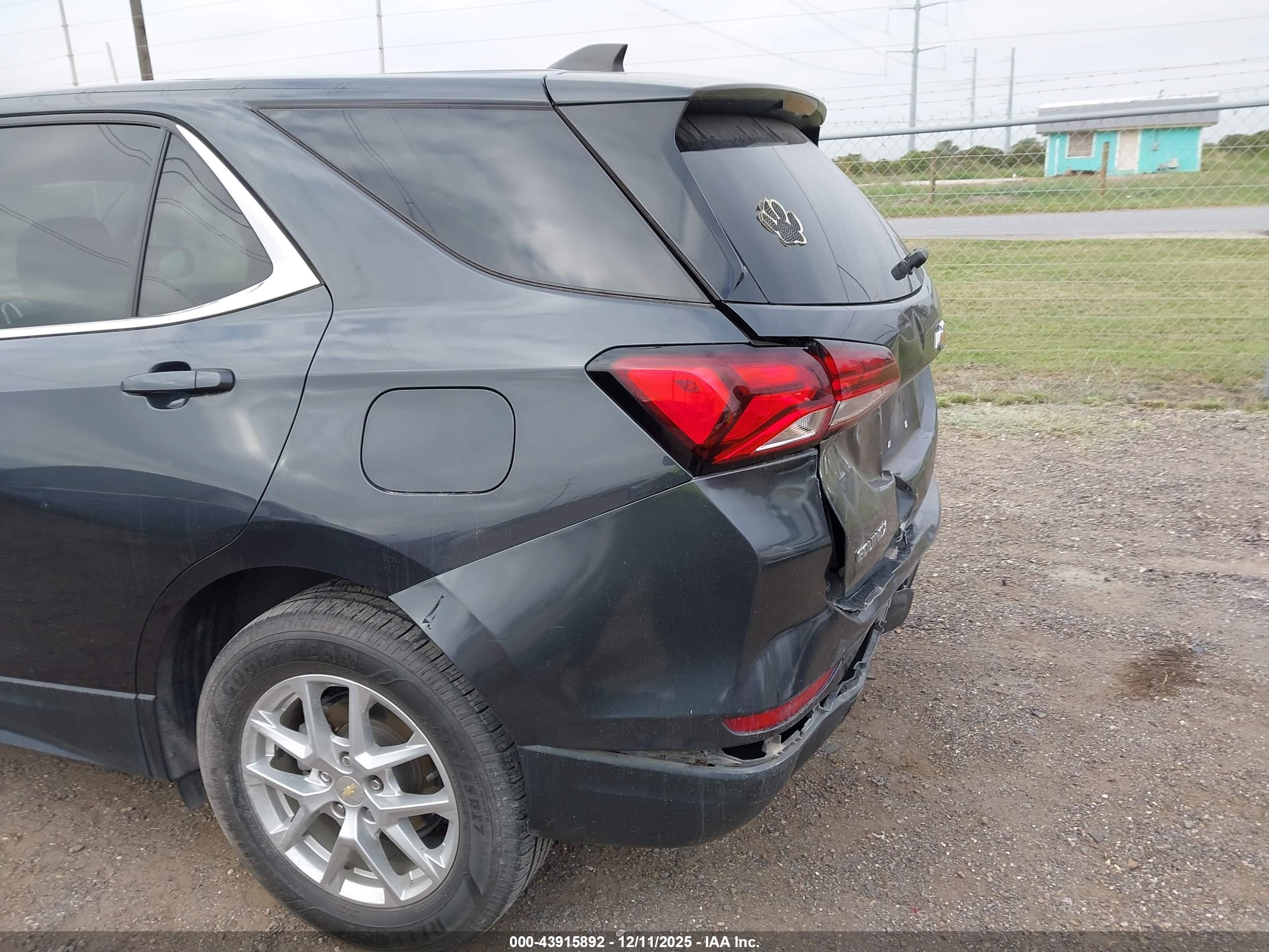 CHEVROLET EQUINOX image 6