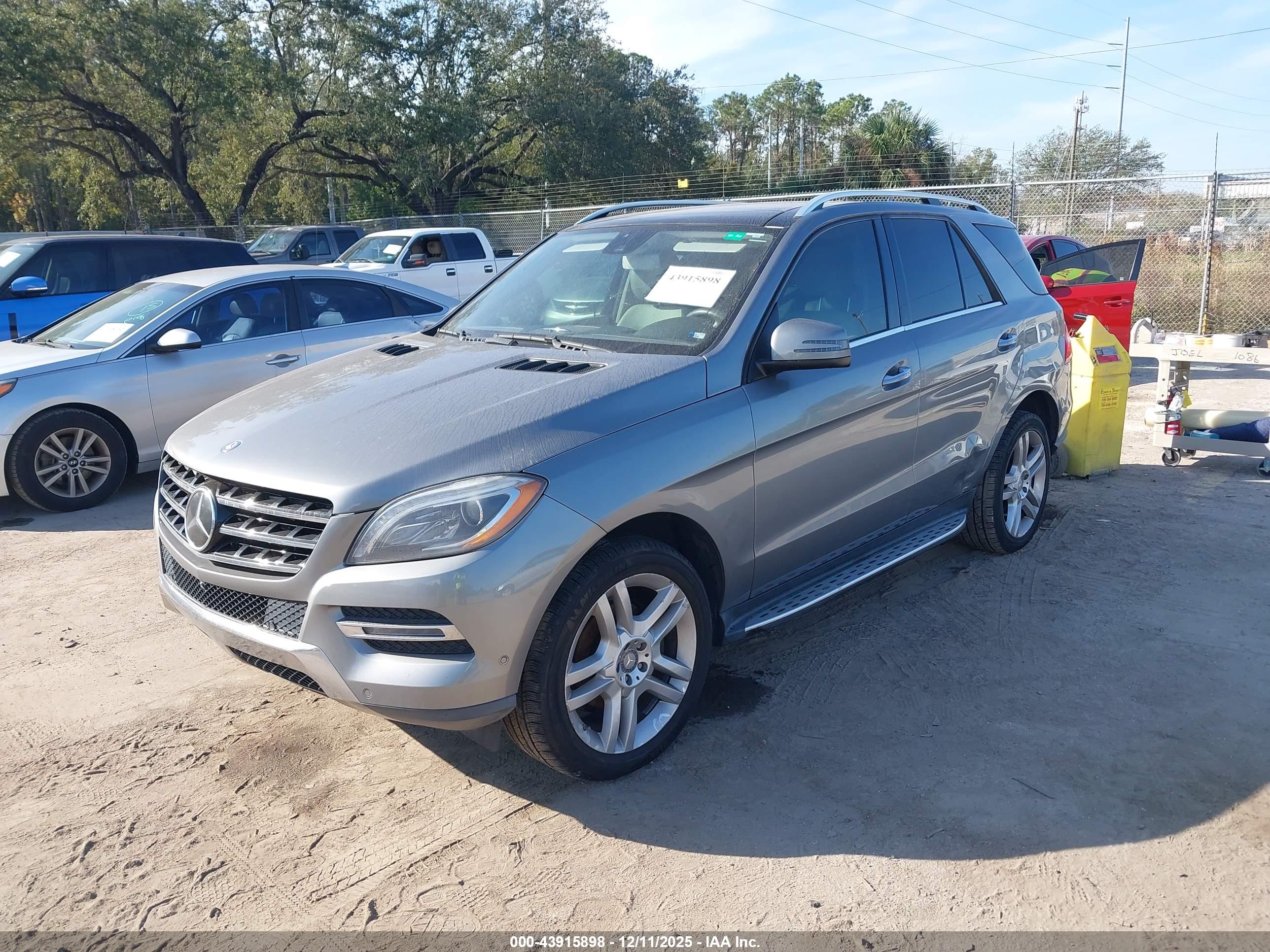 MERCEDES-BENZ ML image 2
