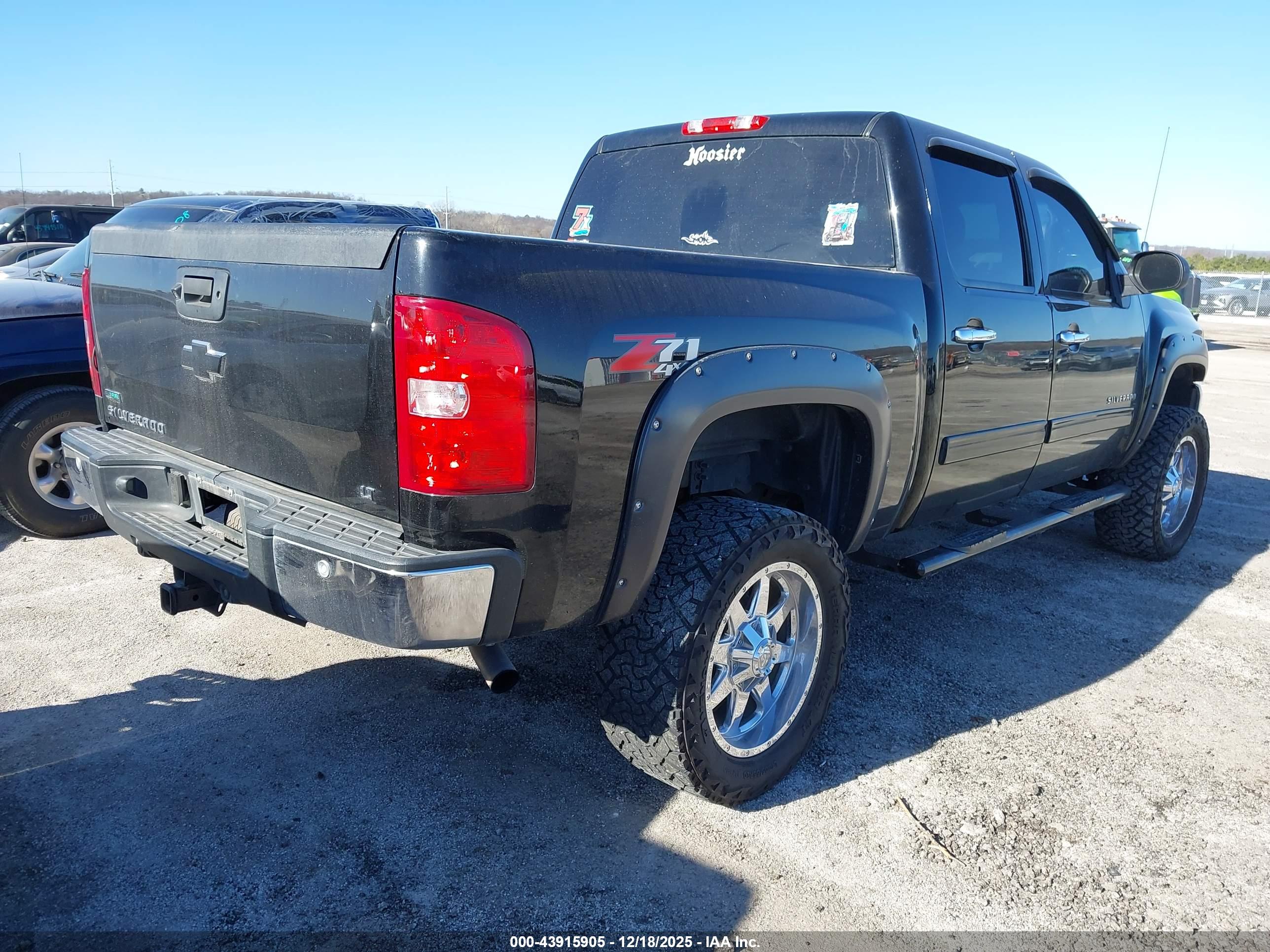 CHEVROLET SILVERADO image 4