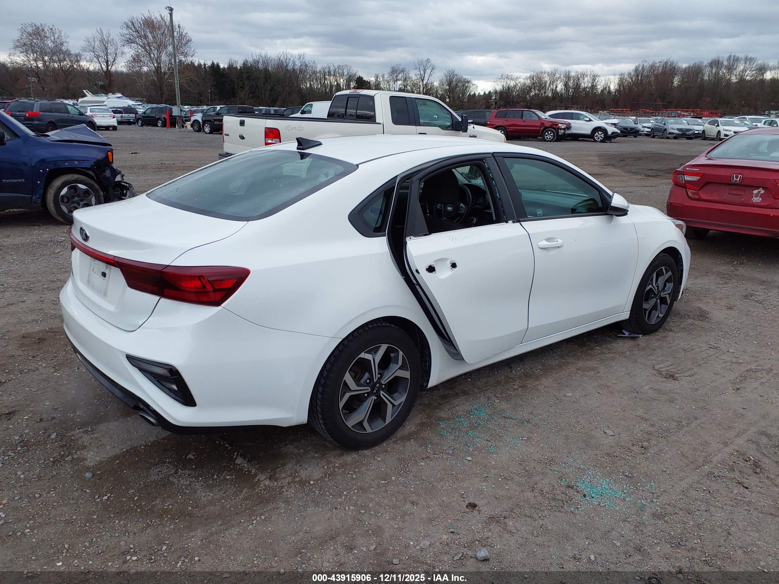 KIA FORTE image 4