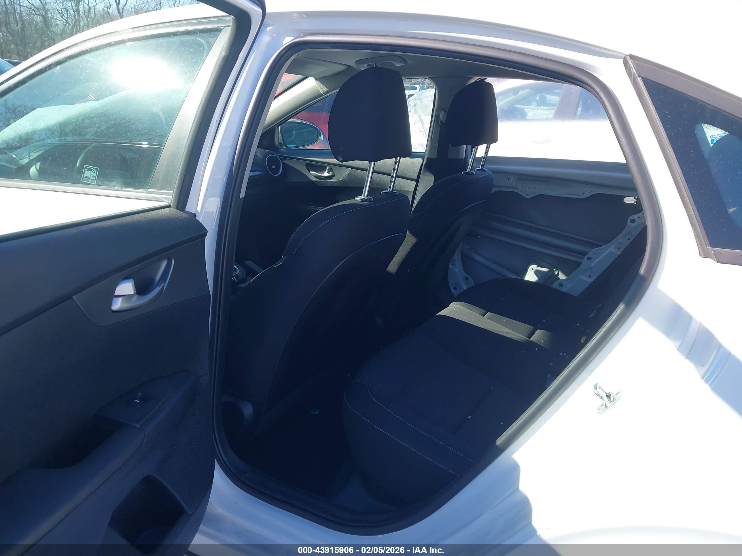 KIA FORTE image 8