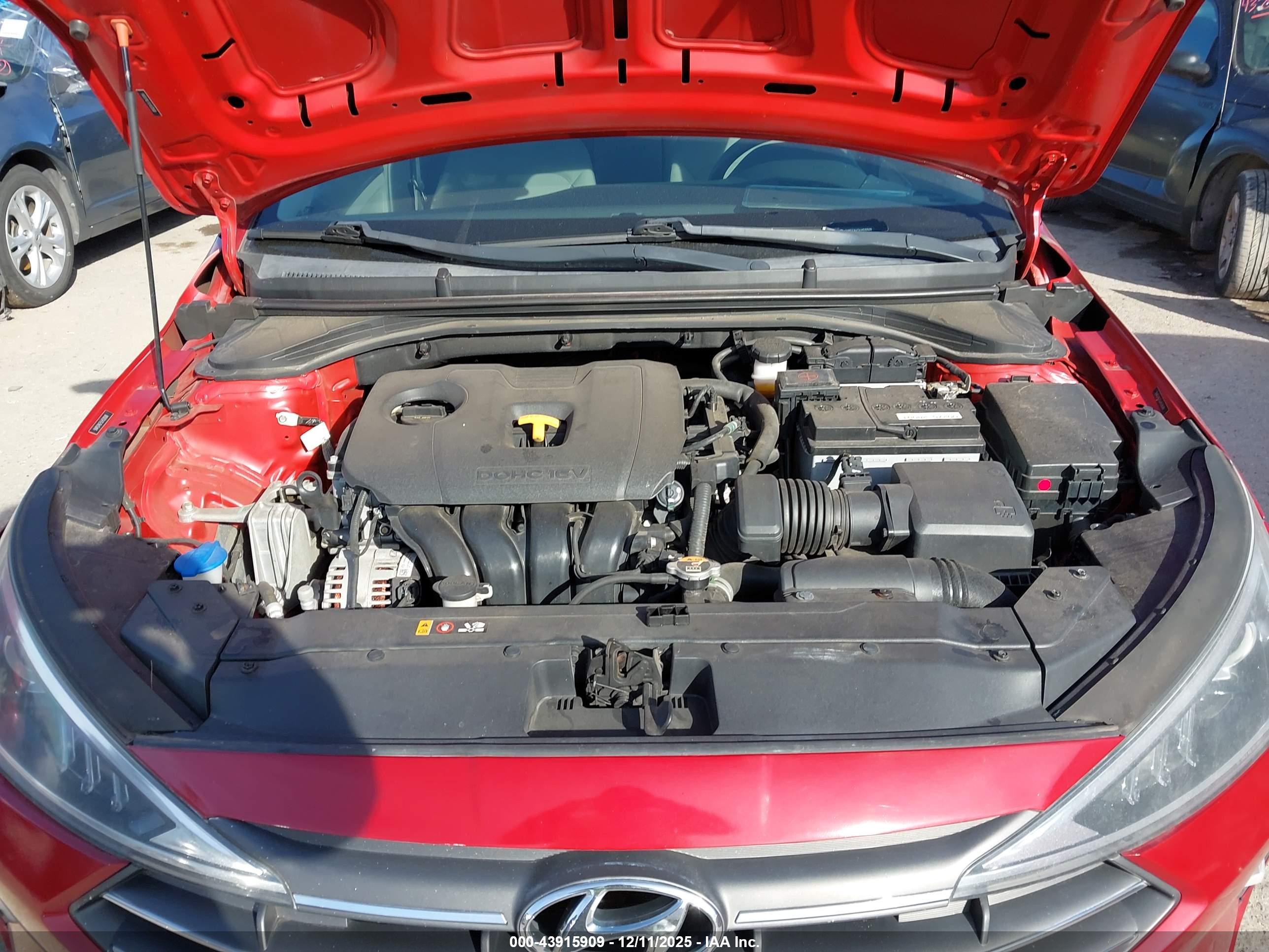 HYUNDAI ELANTRA image 10