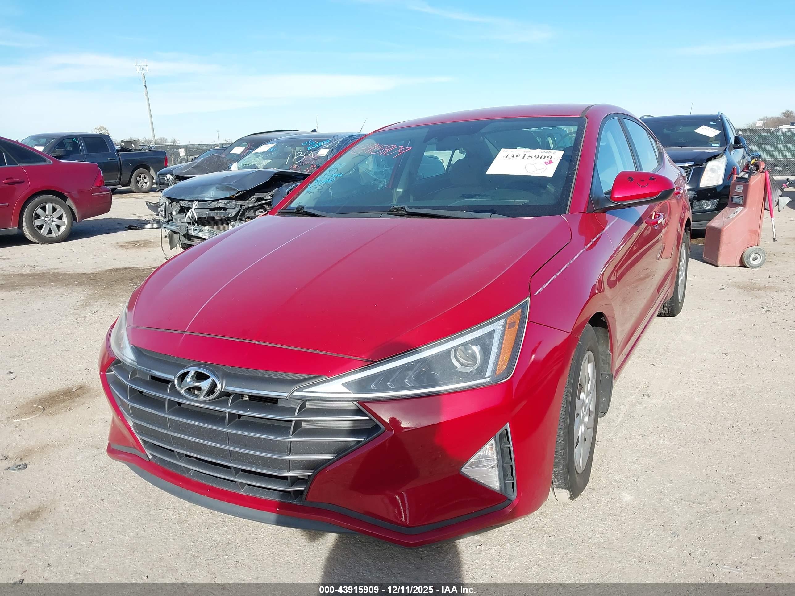 HYUNDAI ELANTRA image 2
