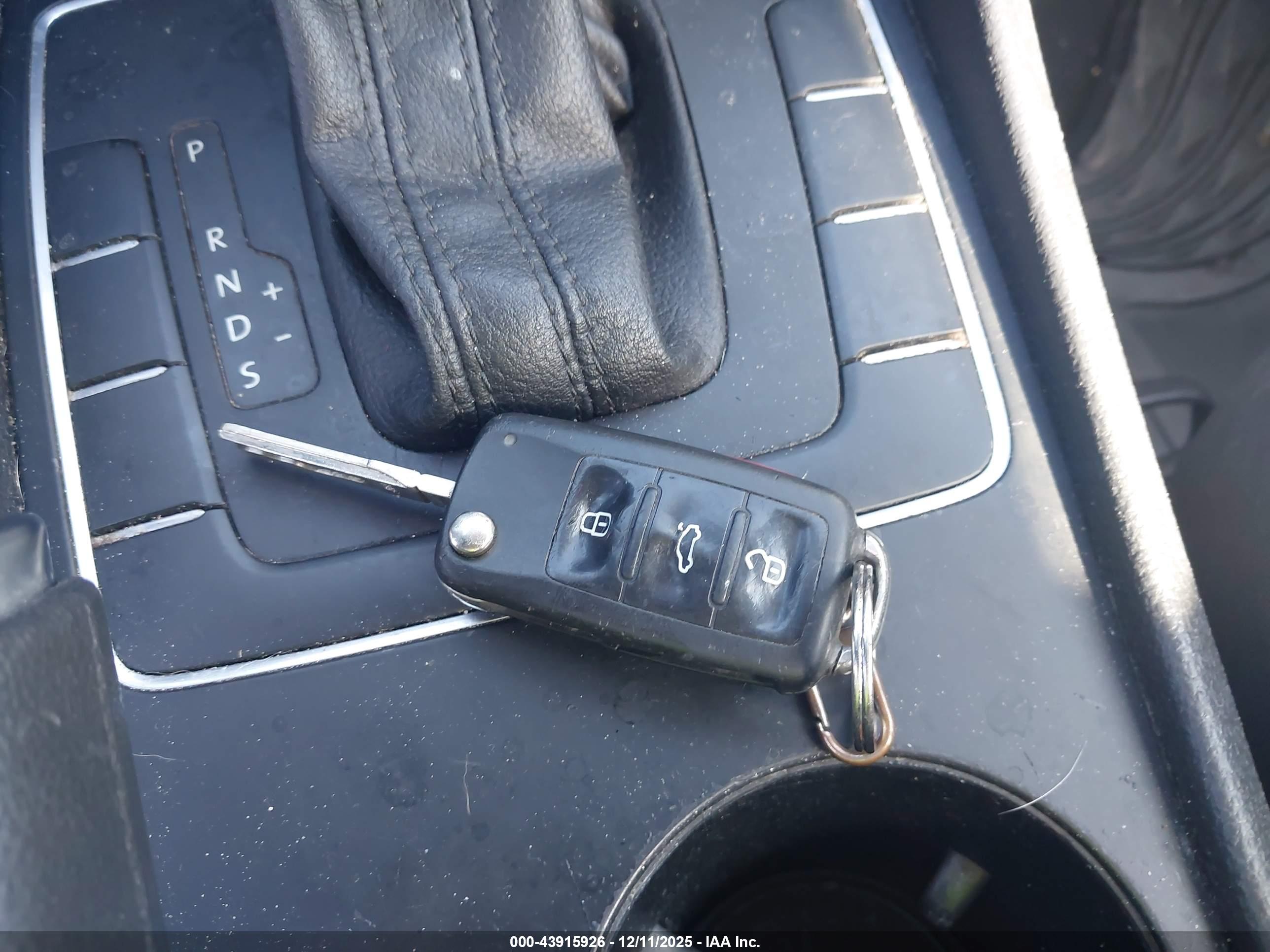 VOLKSWAGEN PASSAT image 11