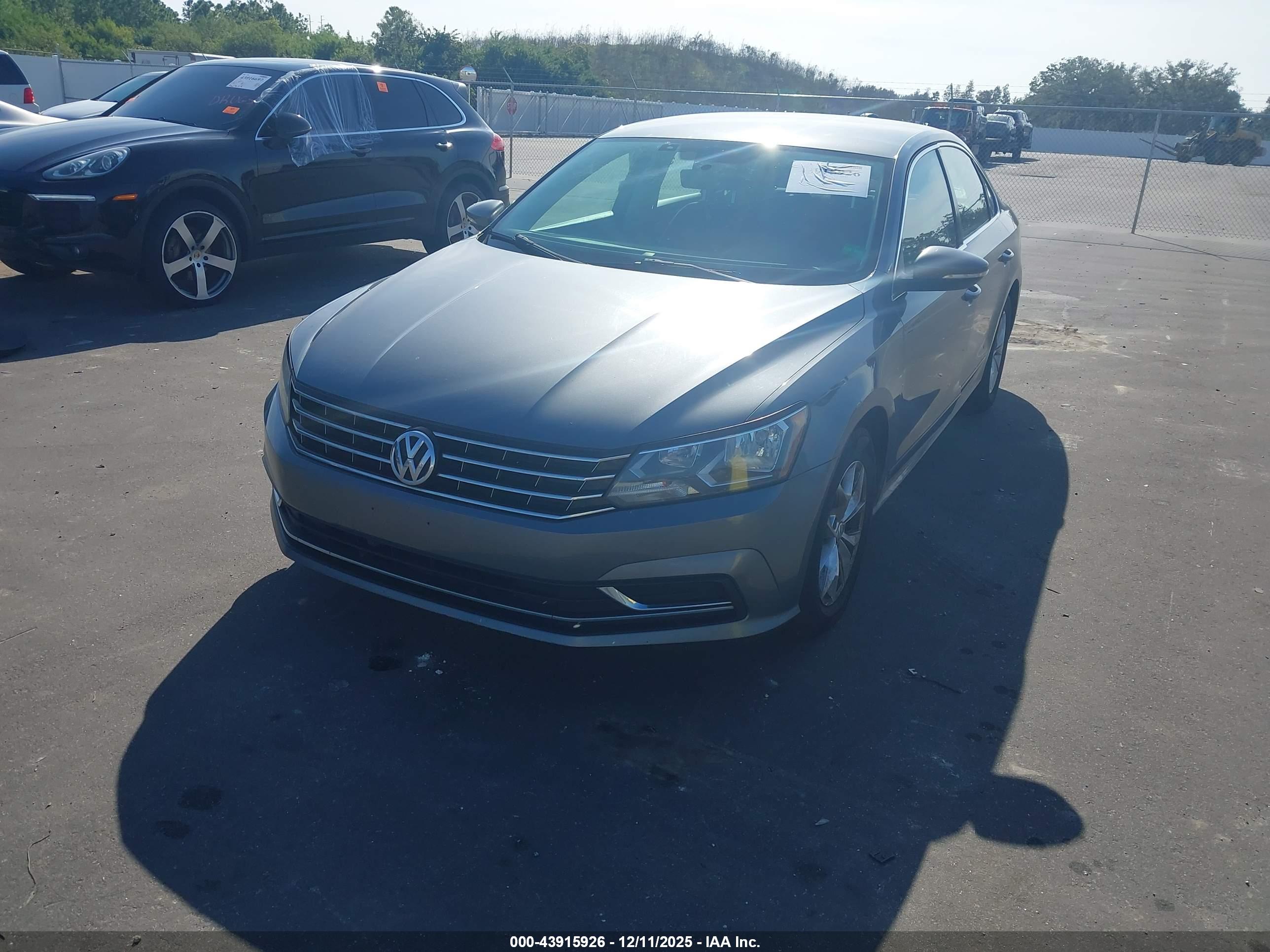 VOLKSWAGEN PASSAT image 2