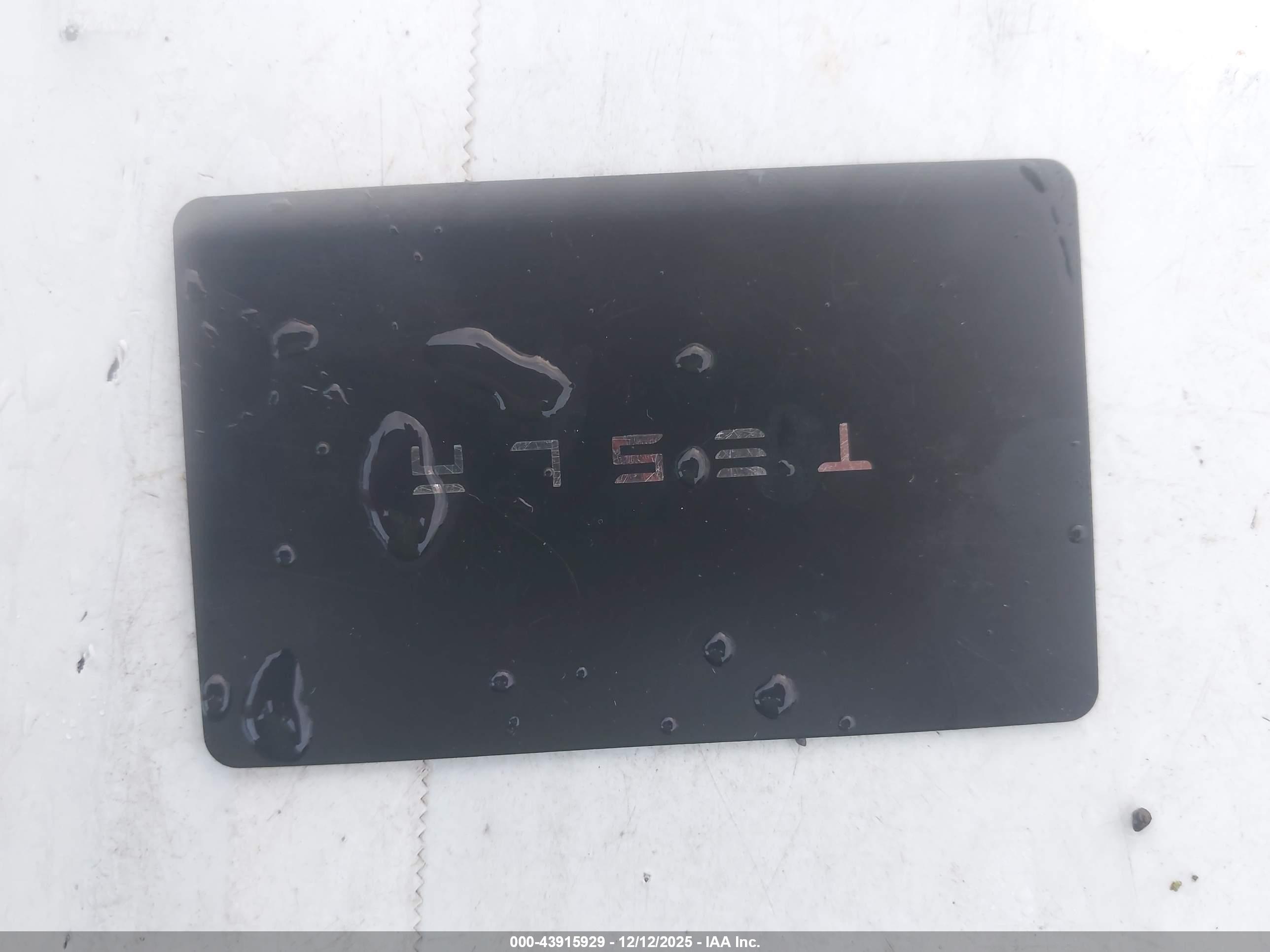 TESLA MODEL image 11