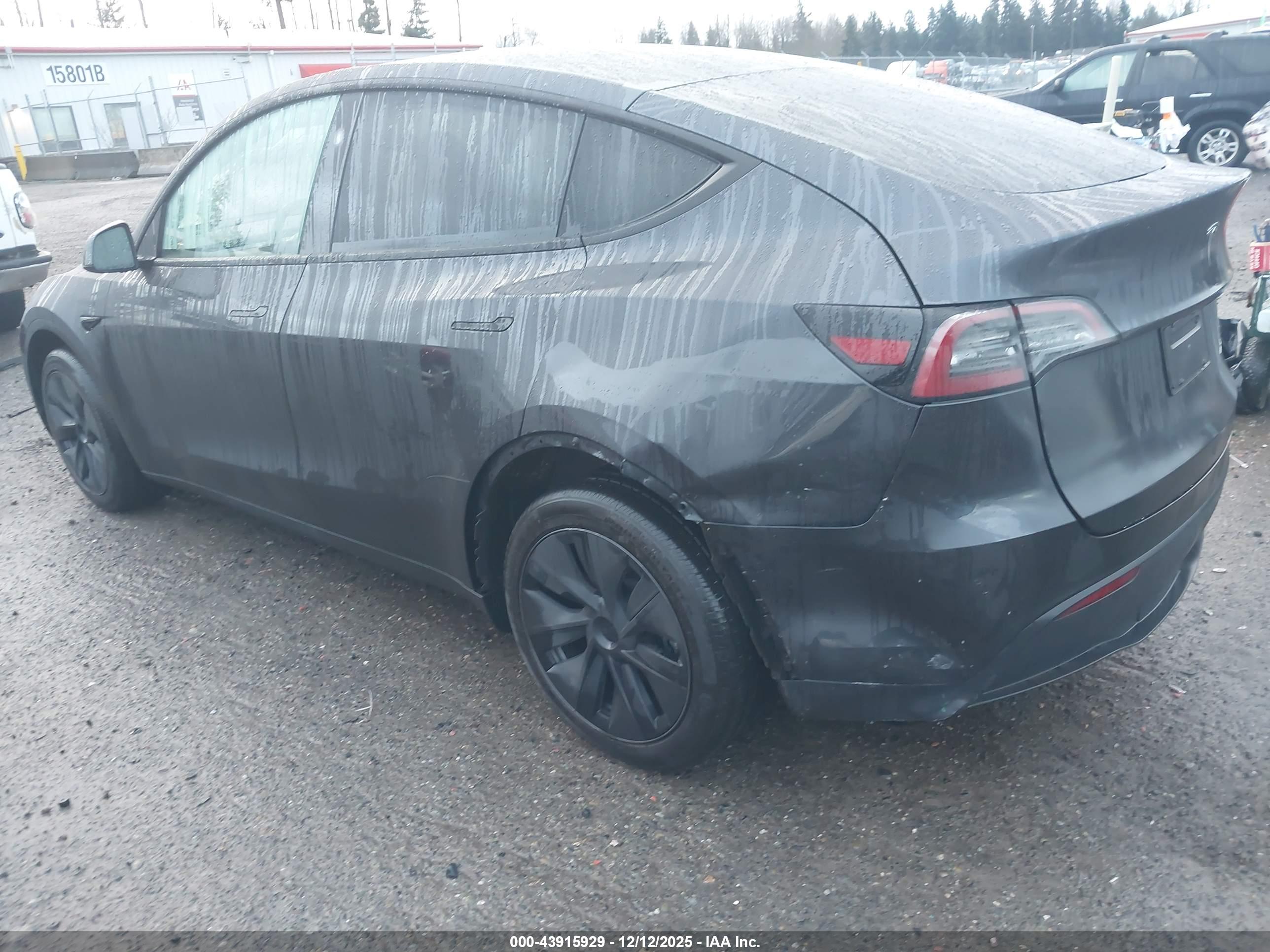TESLA MODEL image 3