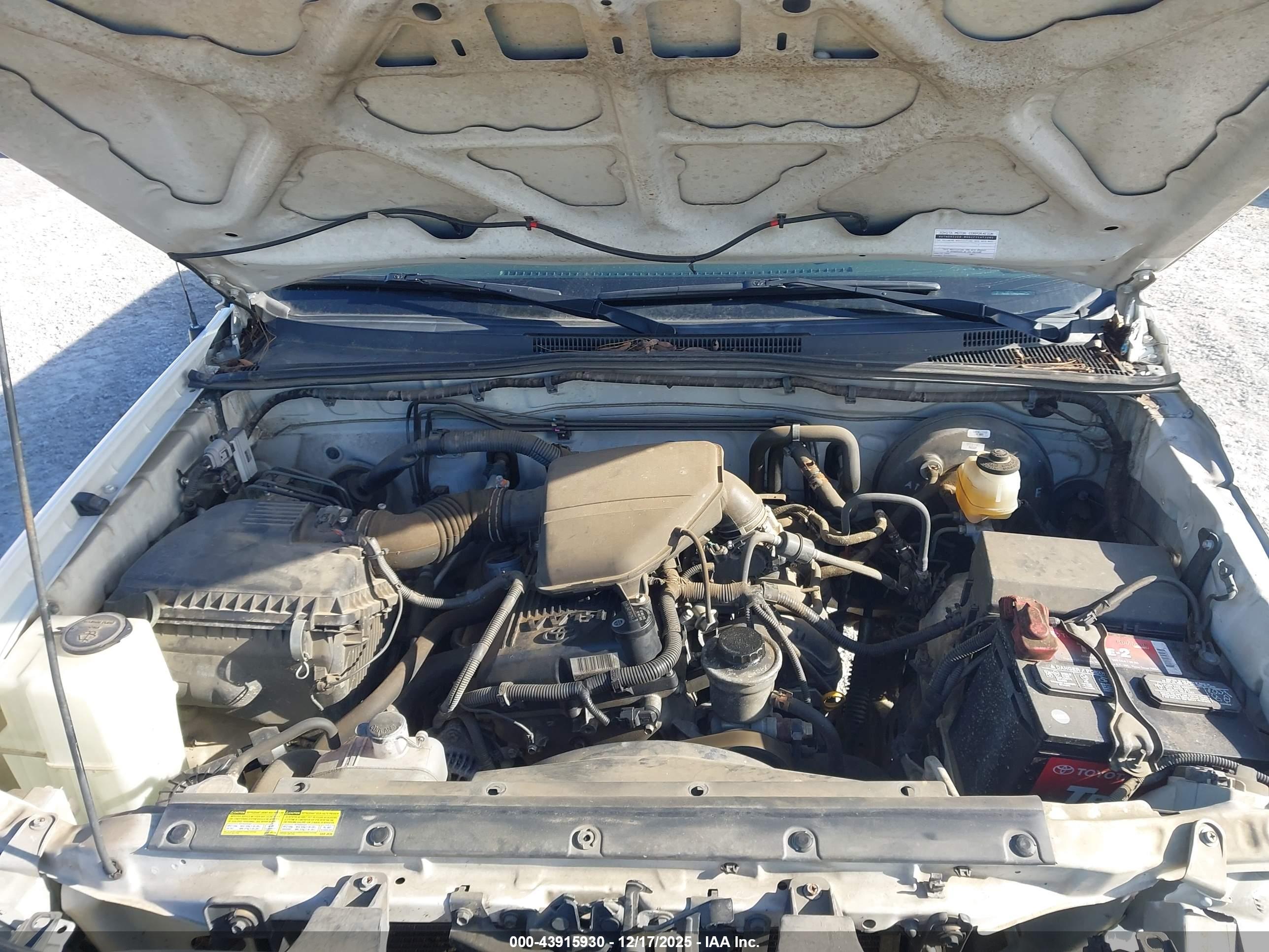 TOYOTA TACOMA image 10