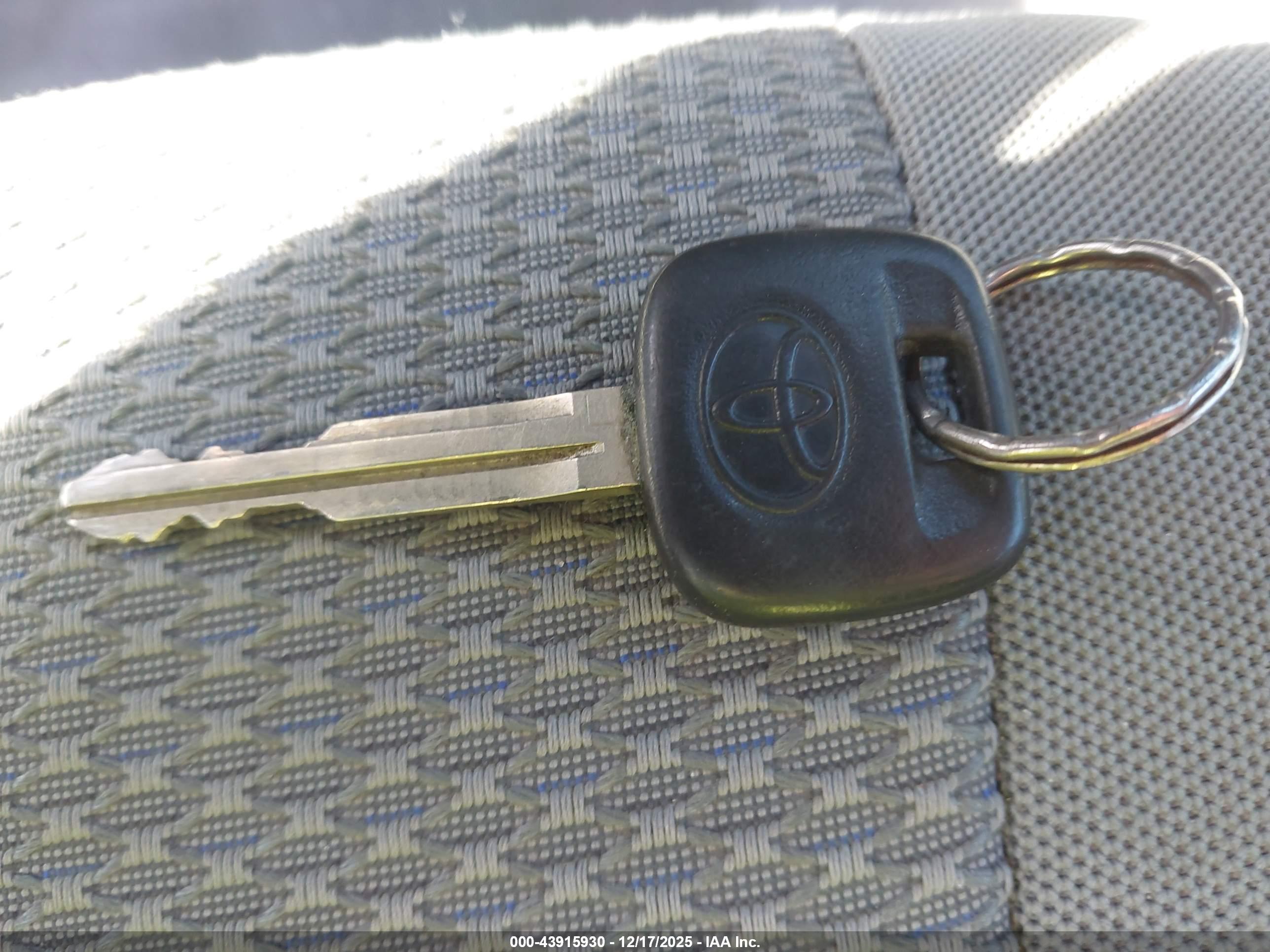 TOYOTA TACOMA image 11
