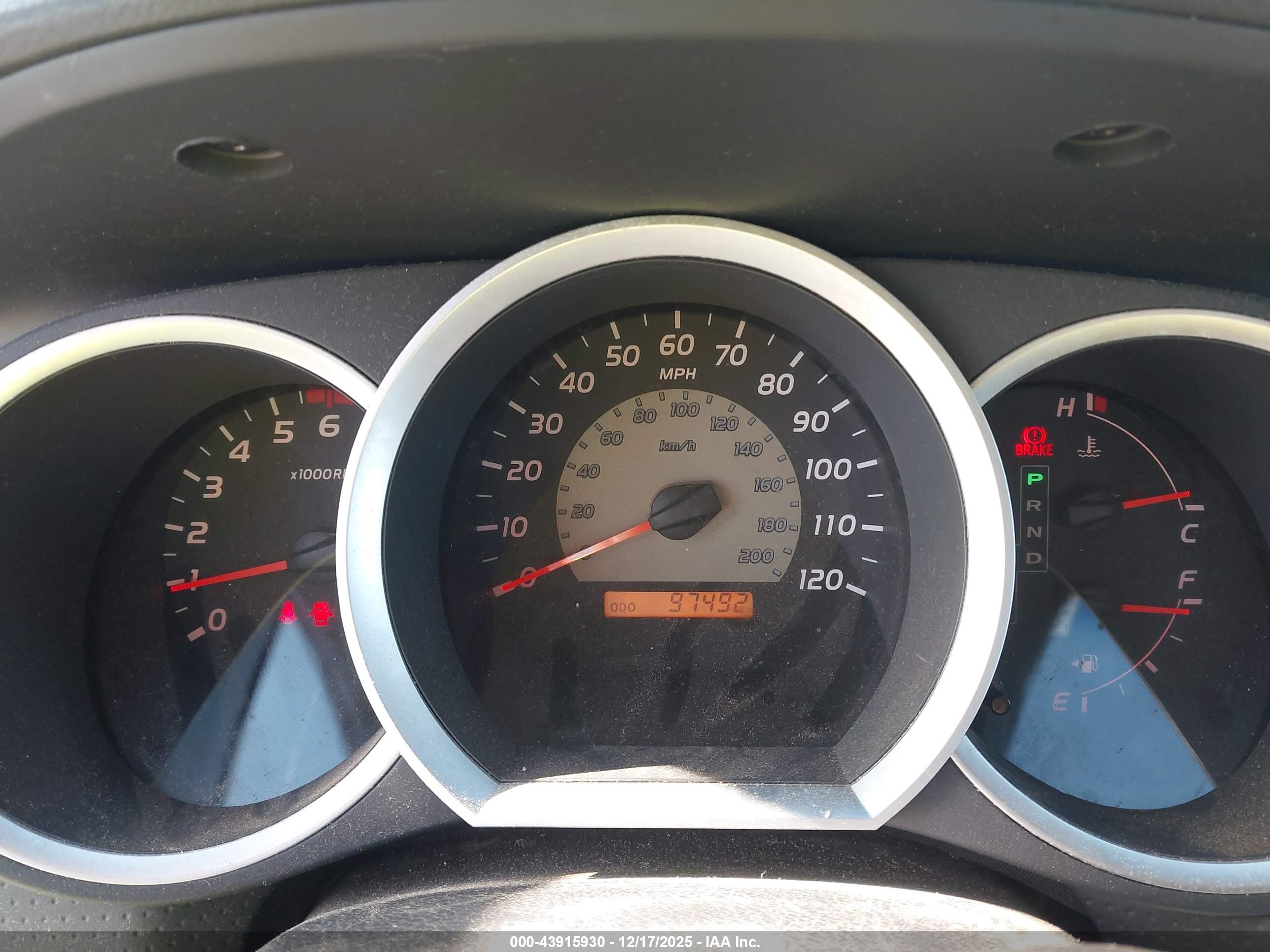 TOYOTA TACOMA image 7
