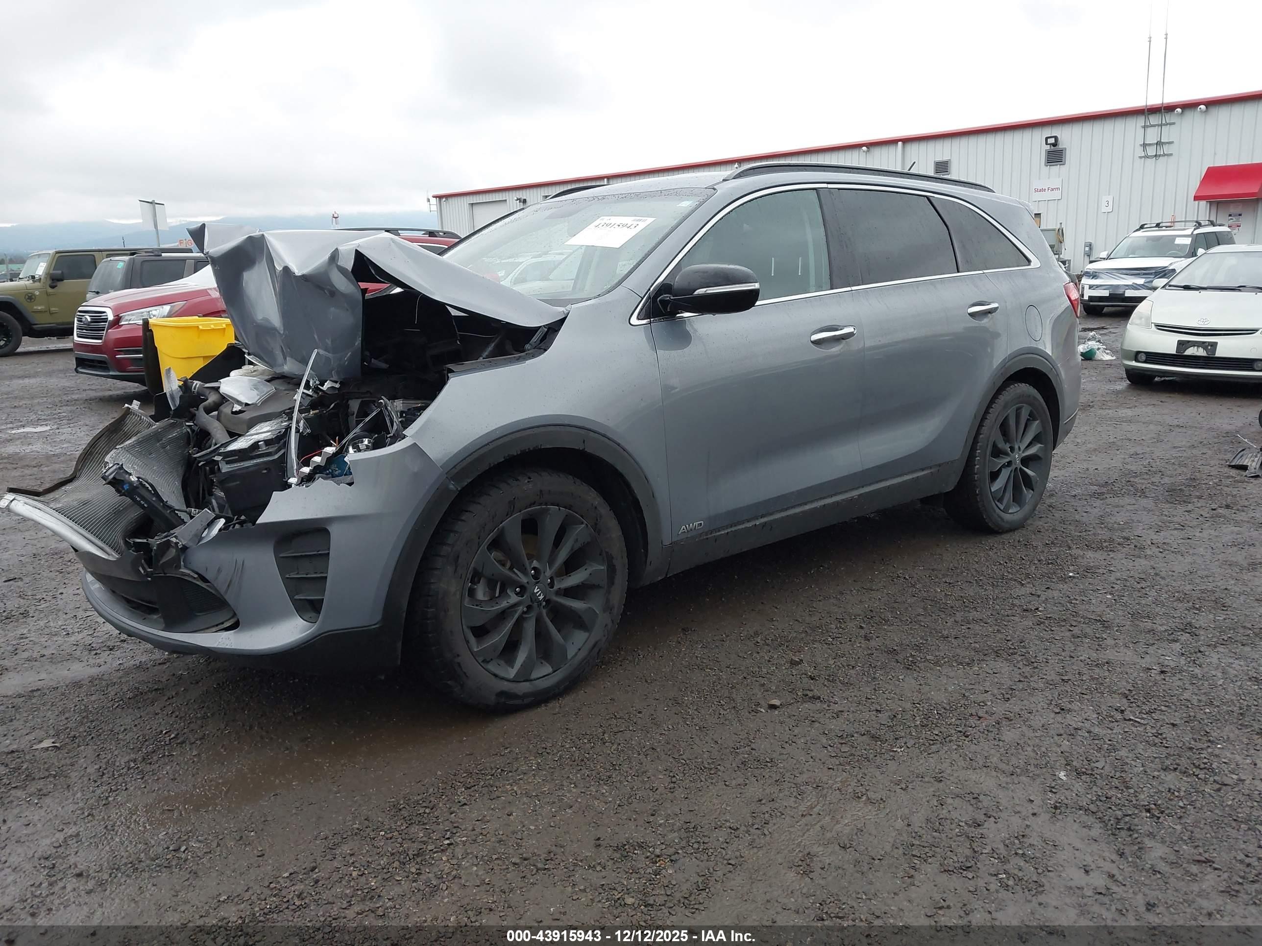 KIA SORENTO image 2