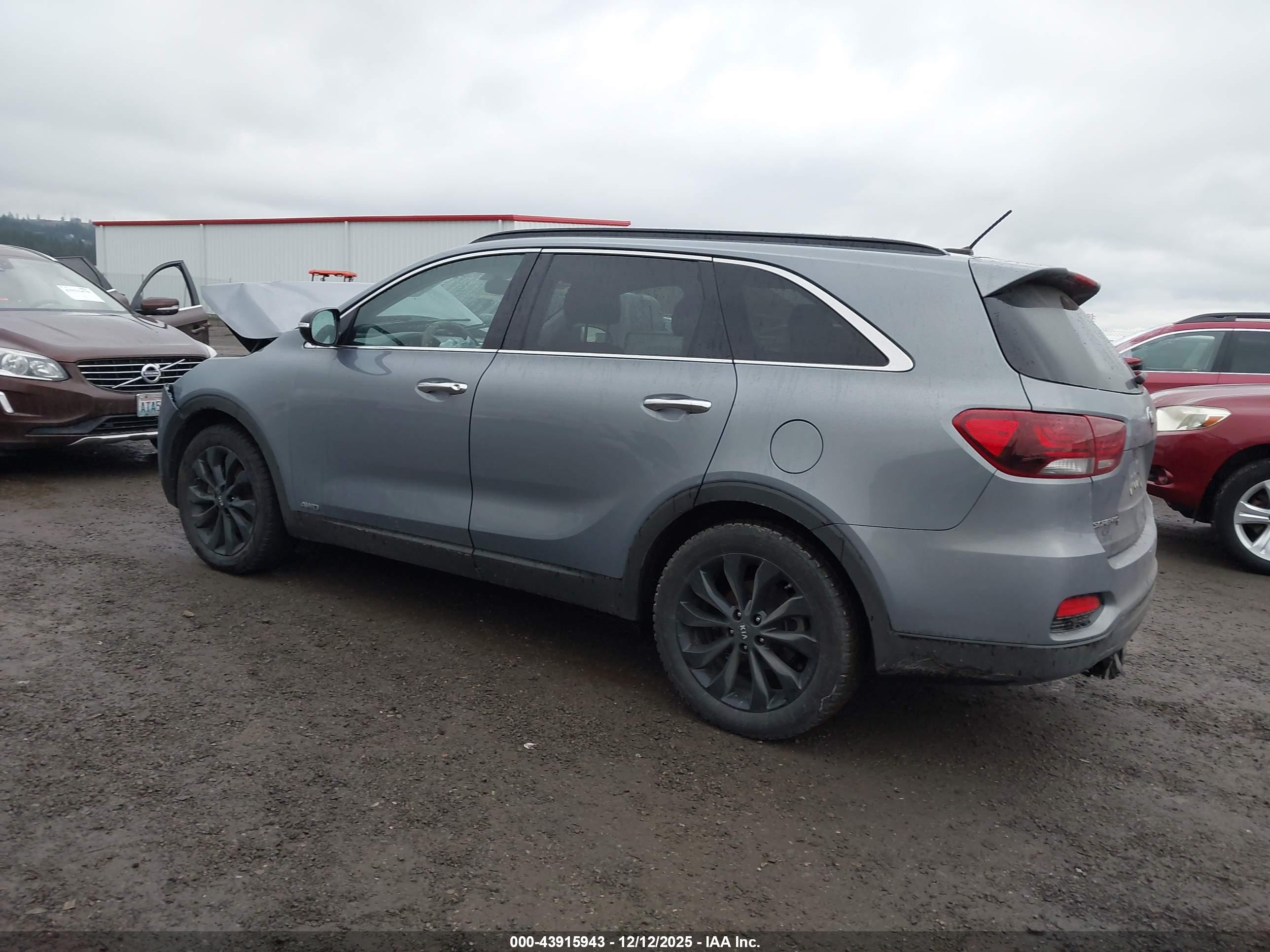KIA SORENTO image 3