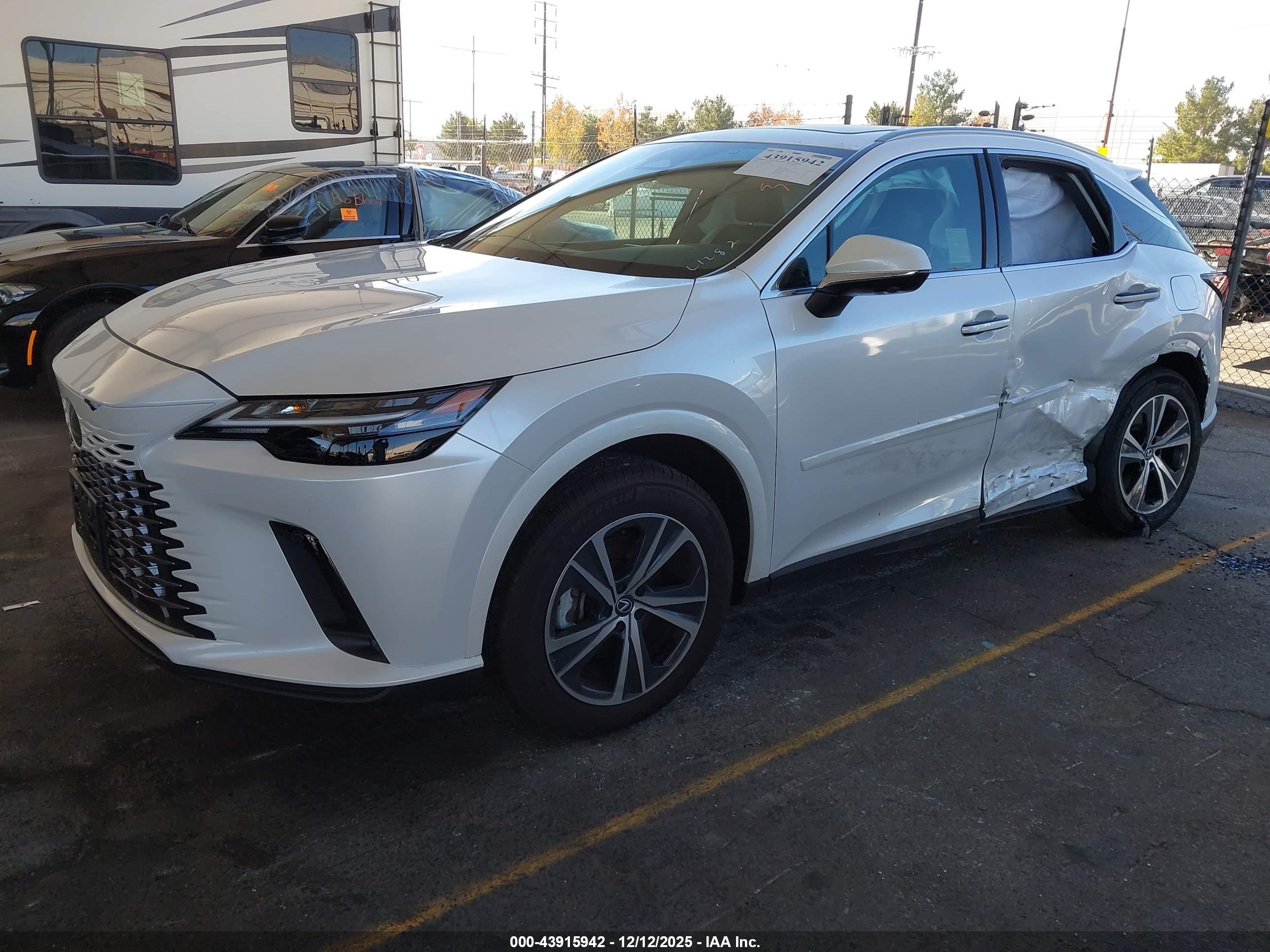 LEXUS RX image 2