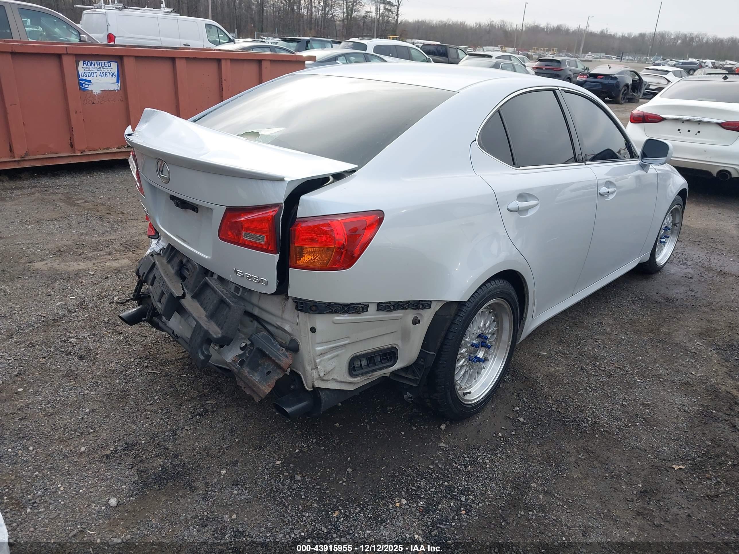 LEXUS IS image 4