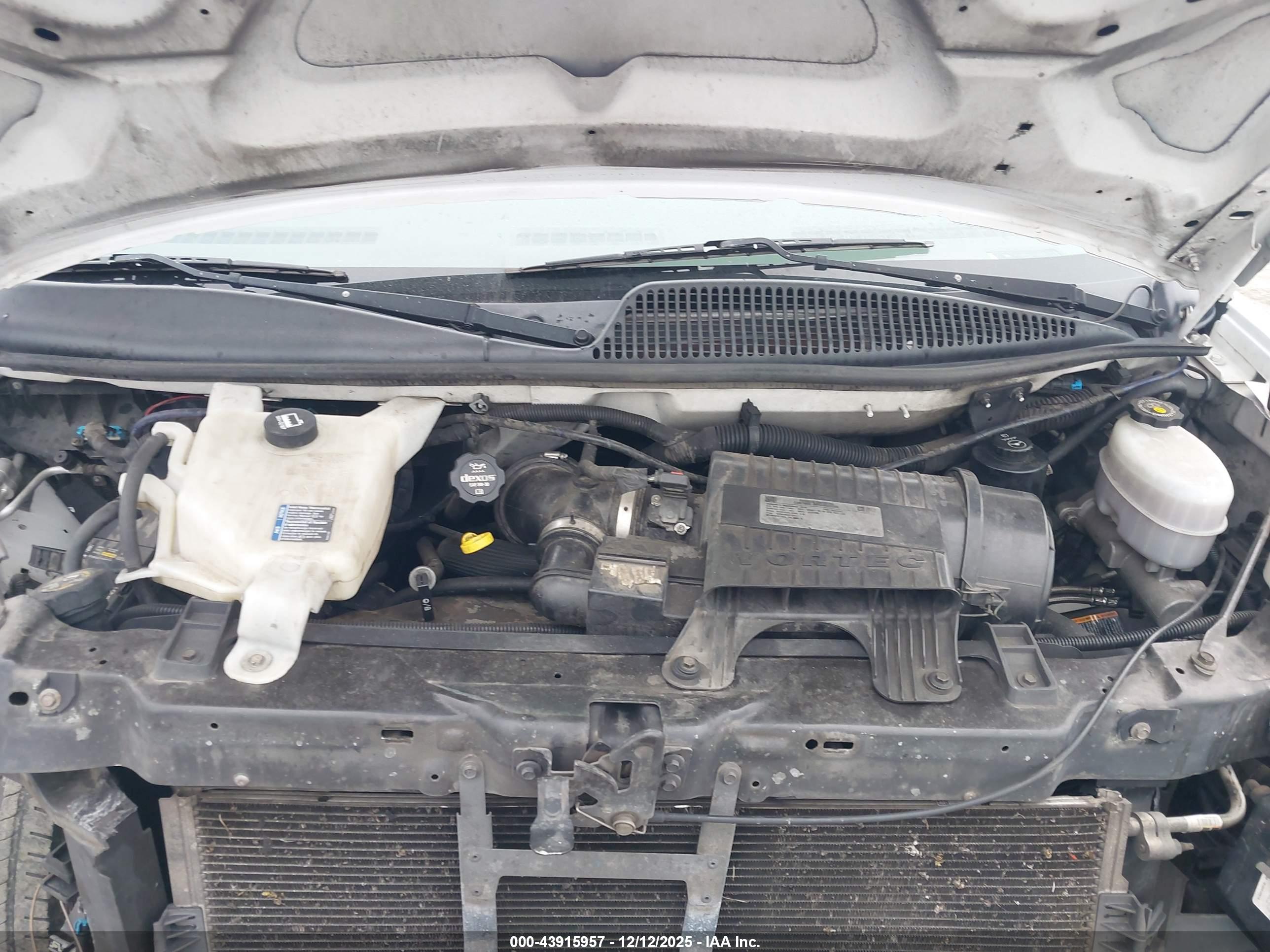 GMC SAVANA image 10