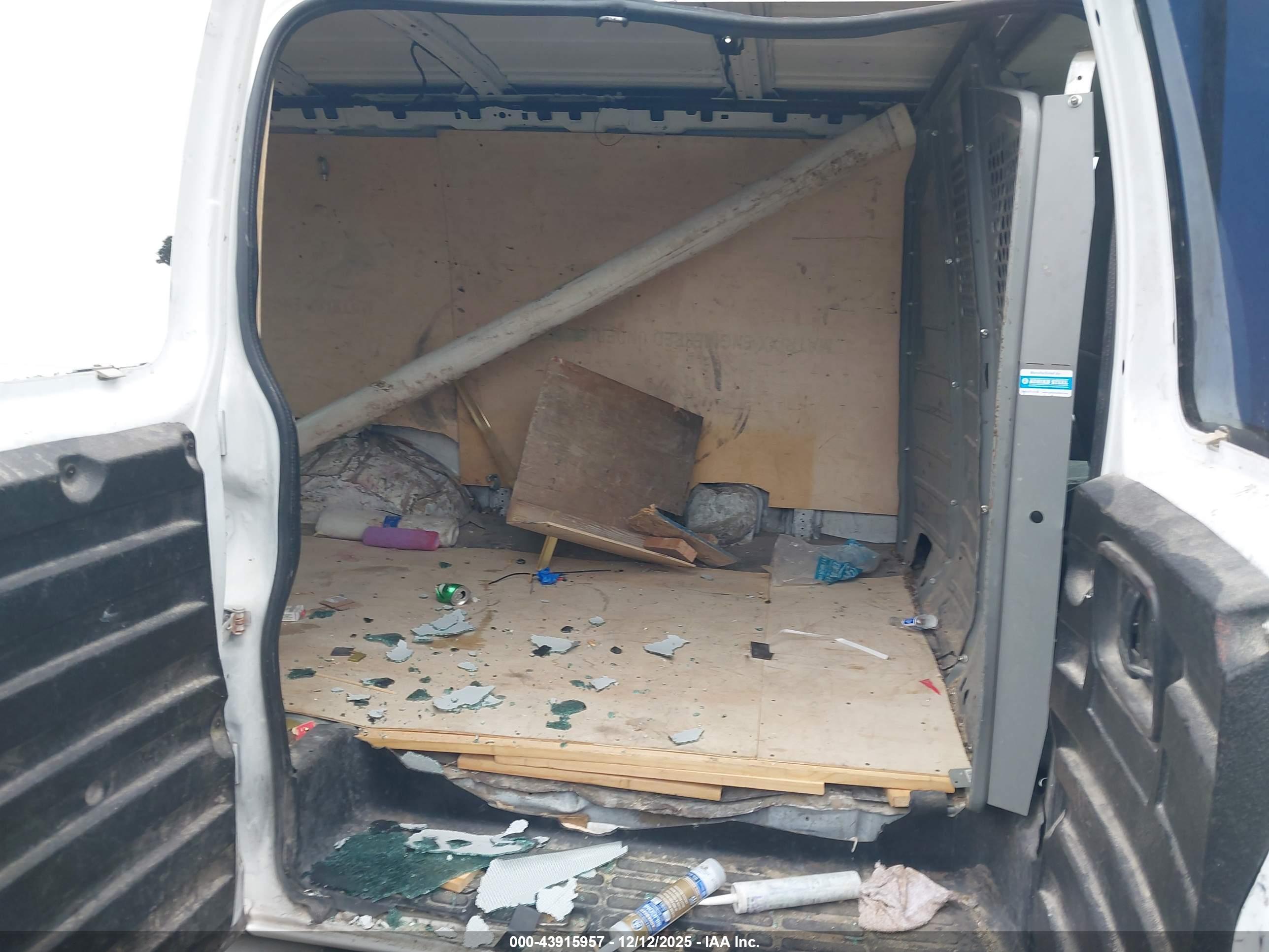 GMC SAVANA image 8