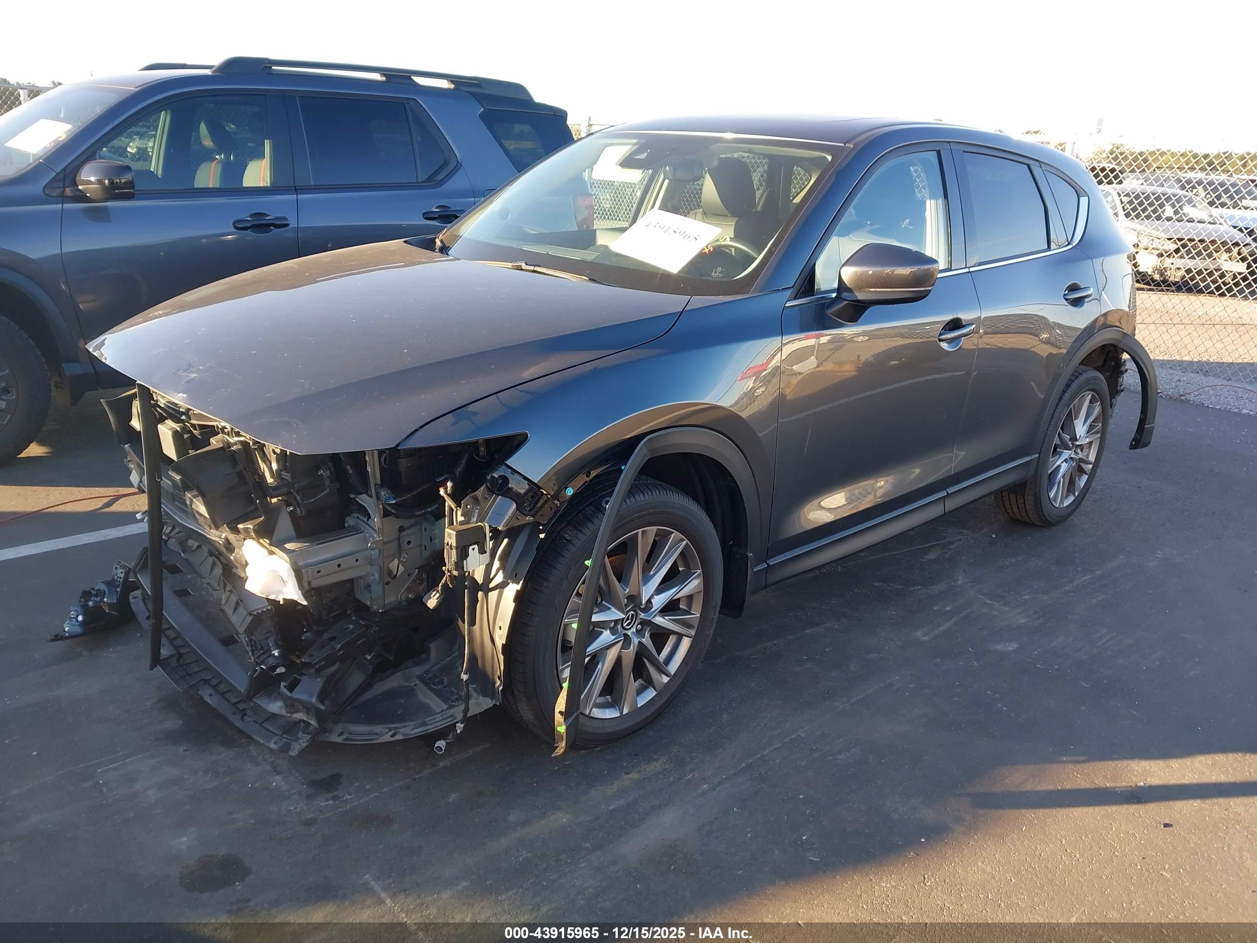 MAZDA CX-5 image 2