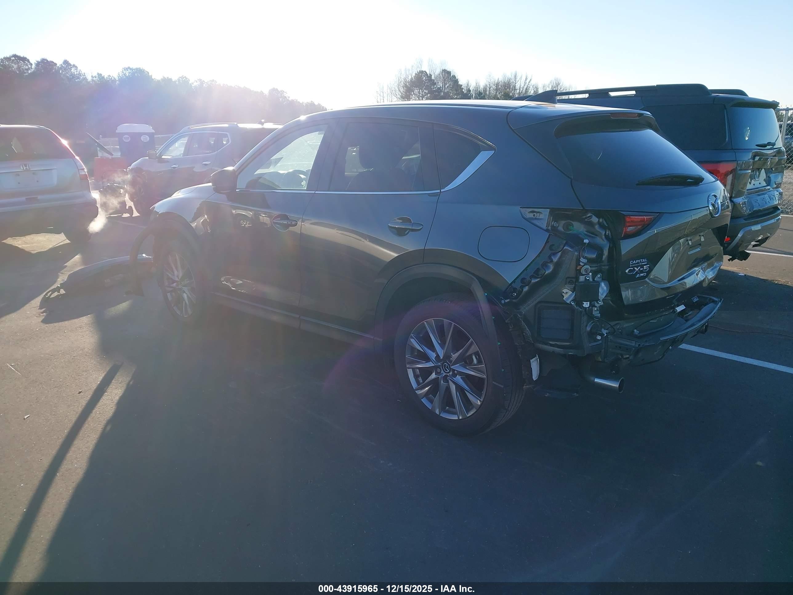 MAZDA CX-5 image 3