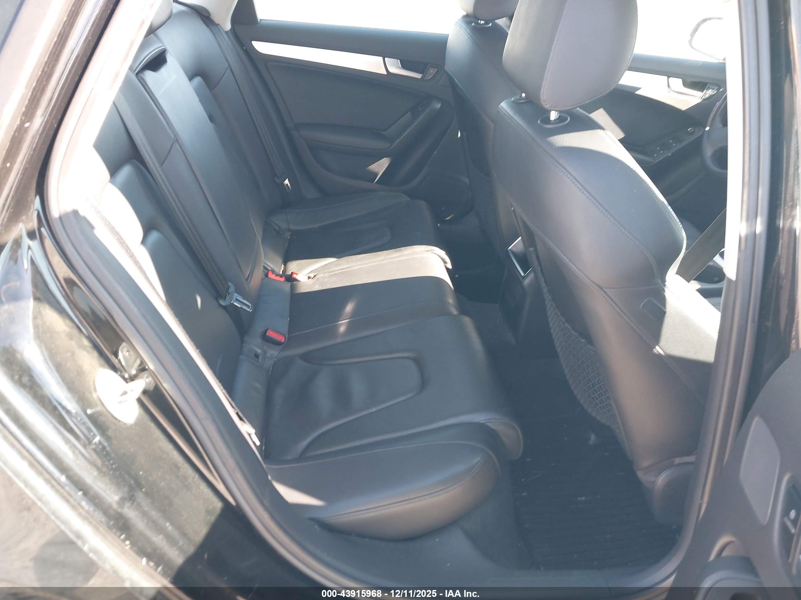AUDI A4 image 8