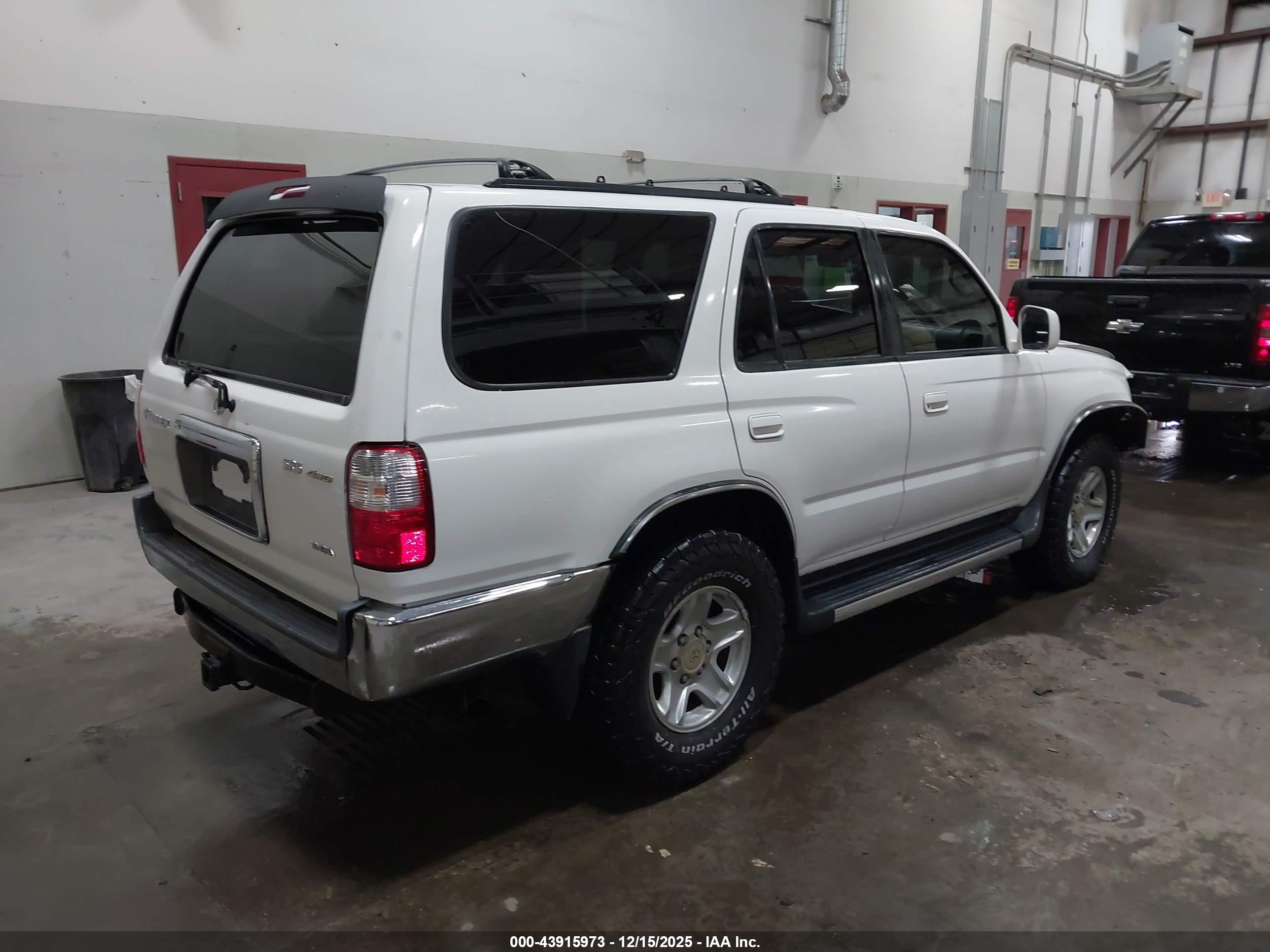 TOYOTA 4RUNNER image 4