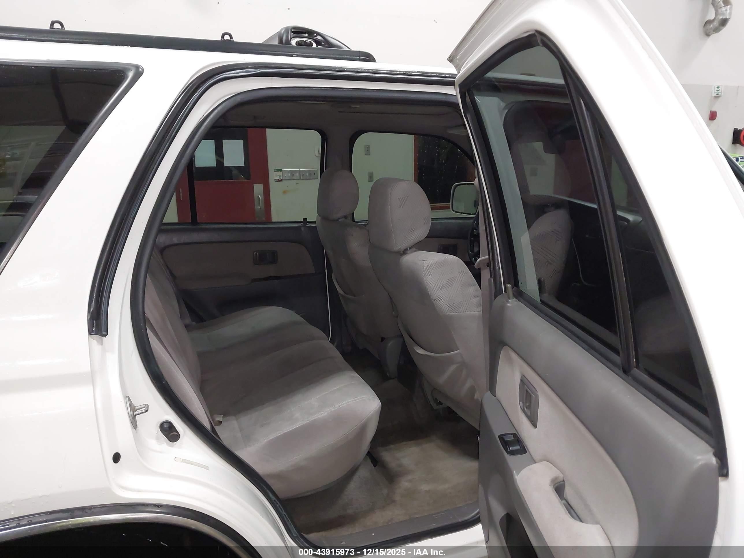 TOYOTA 4RUNNER image 8