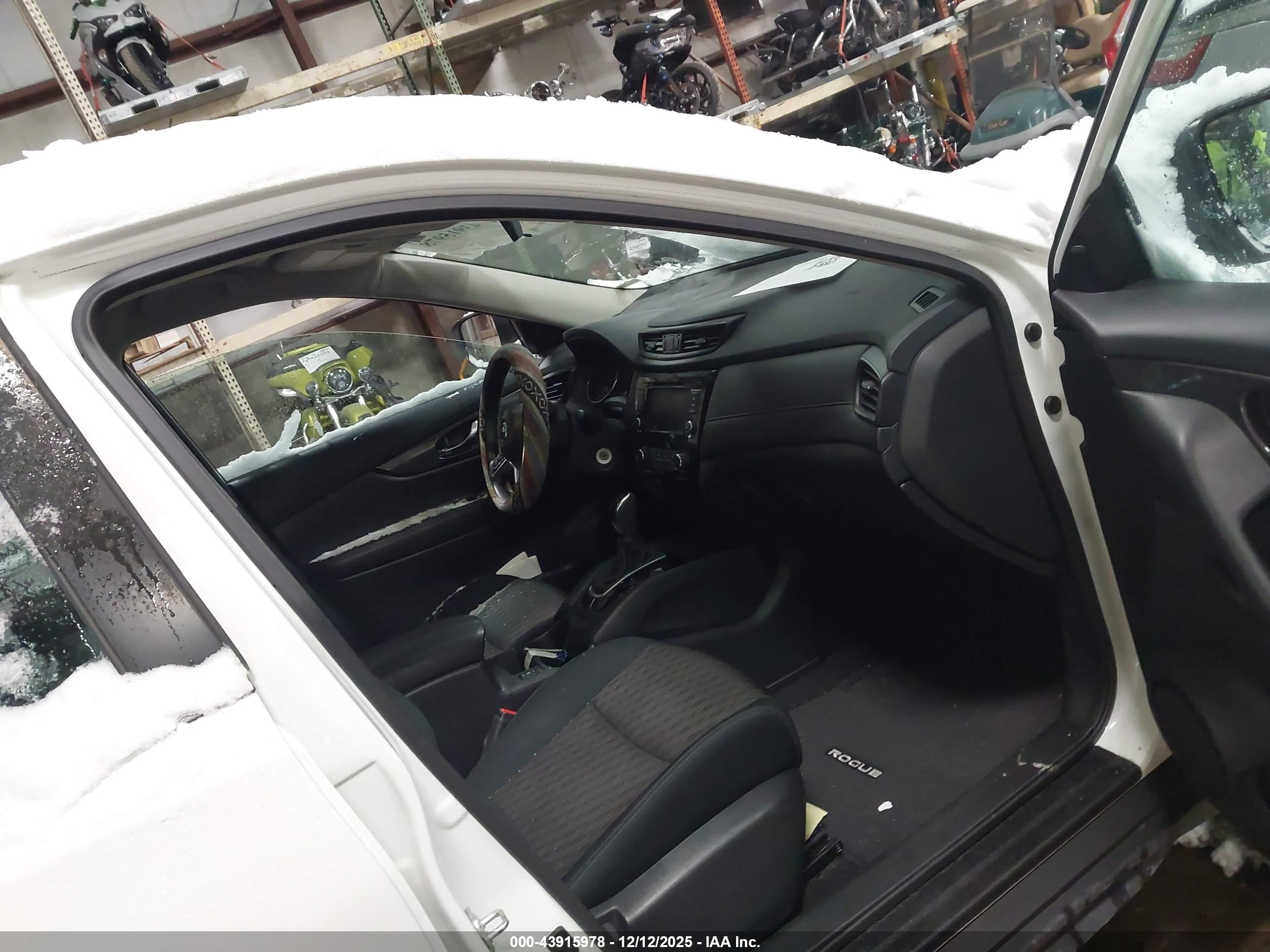 NISSAN ROGUE image 5