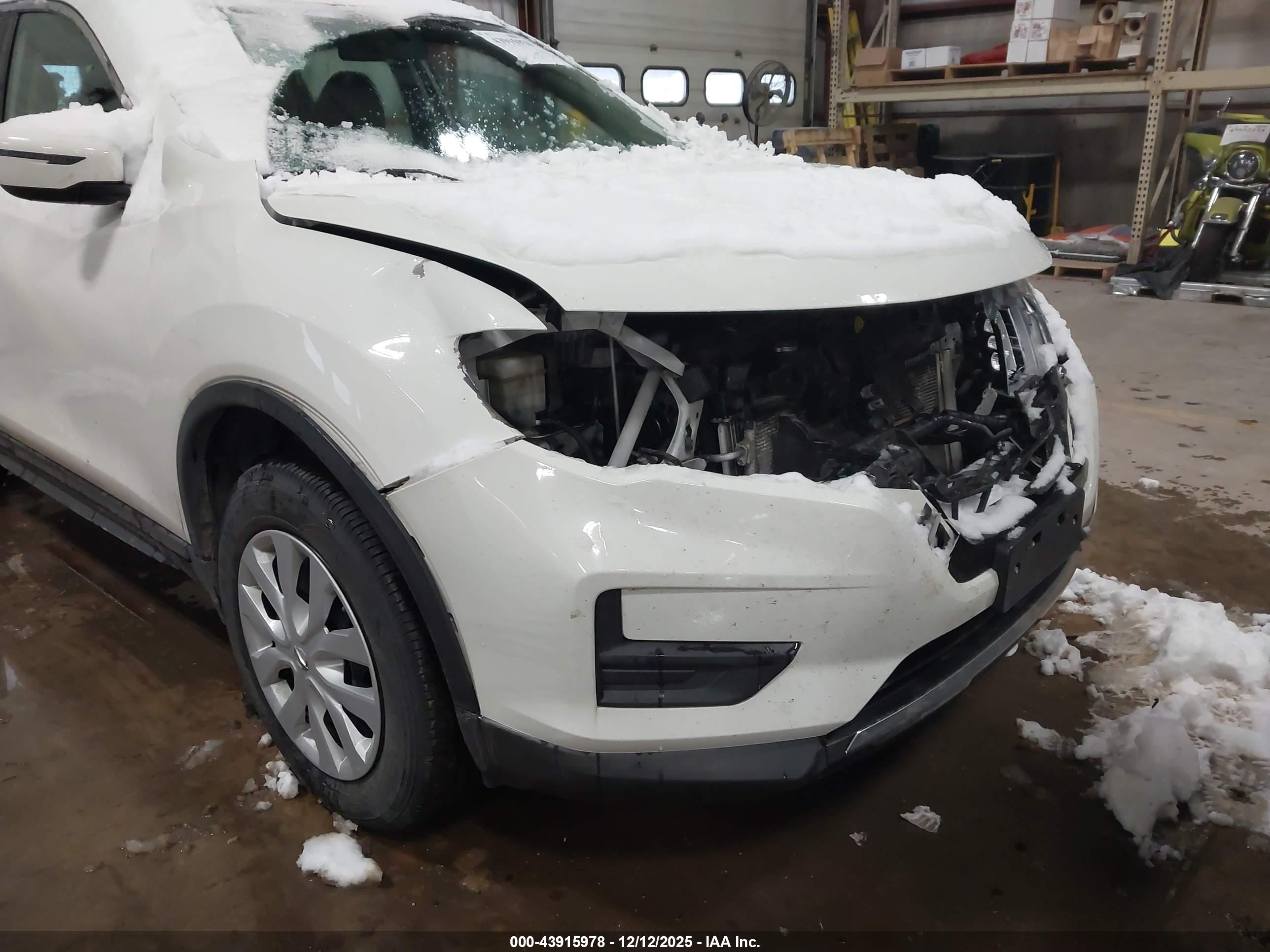 NISSAN ROGUE image 6