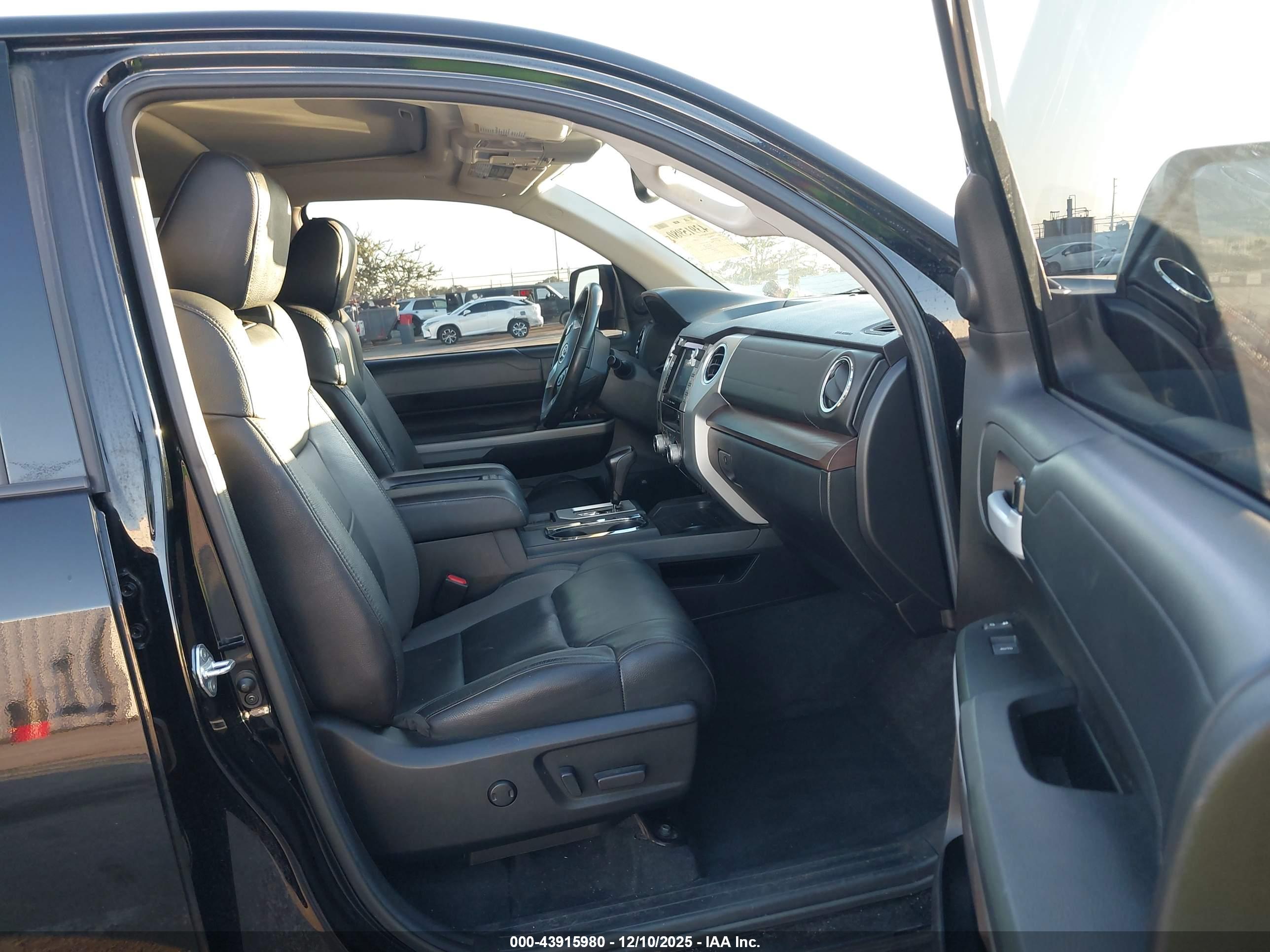 TOYOTA TUNDRA image 5