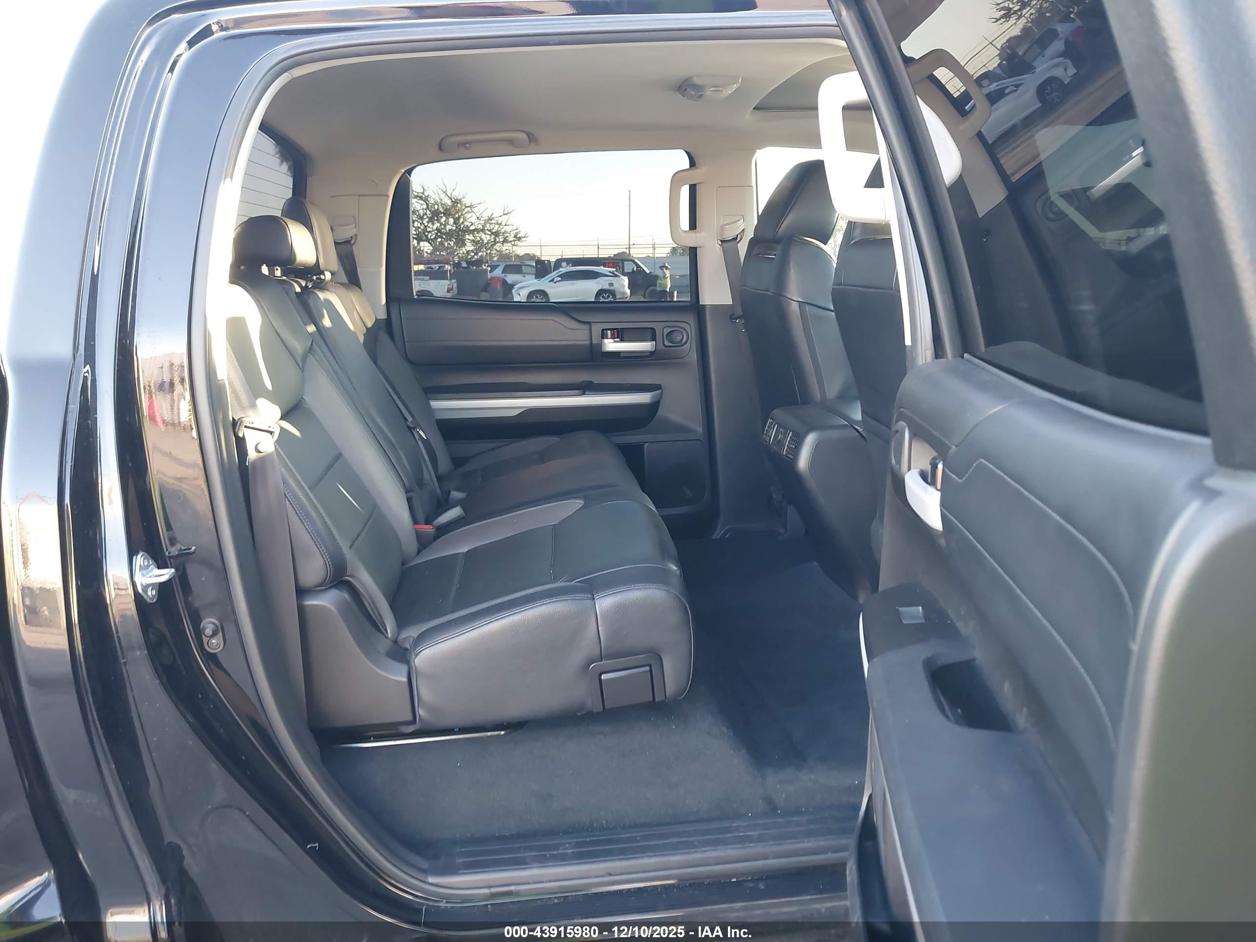TOYOTA TUNDRA image 8