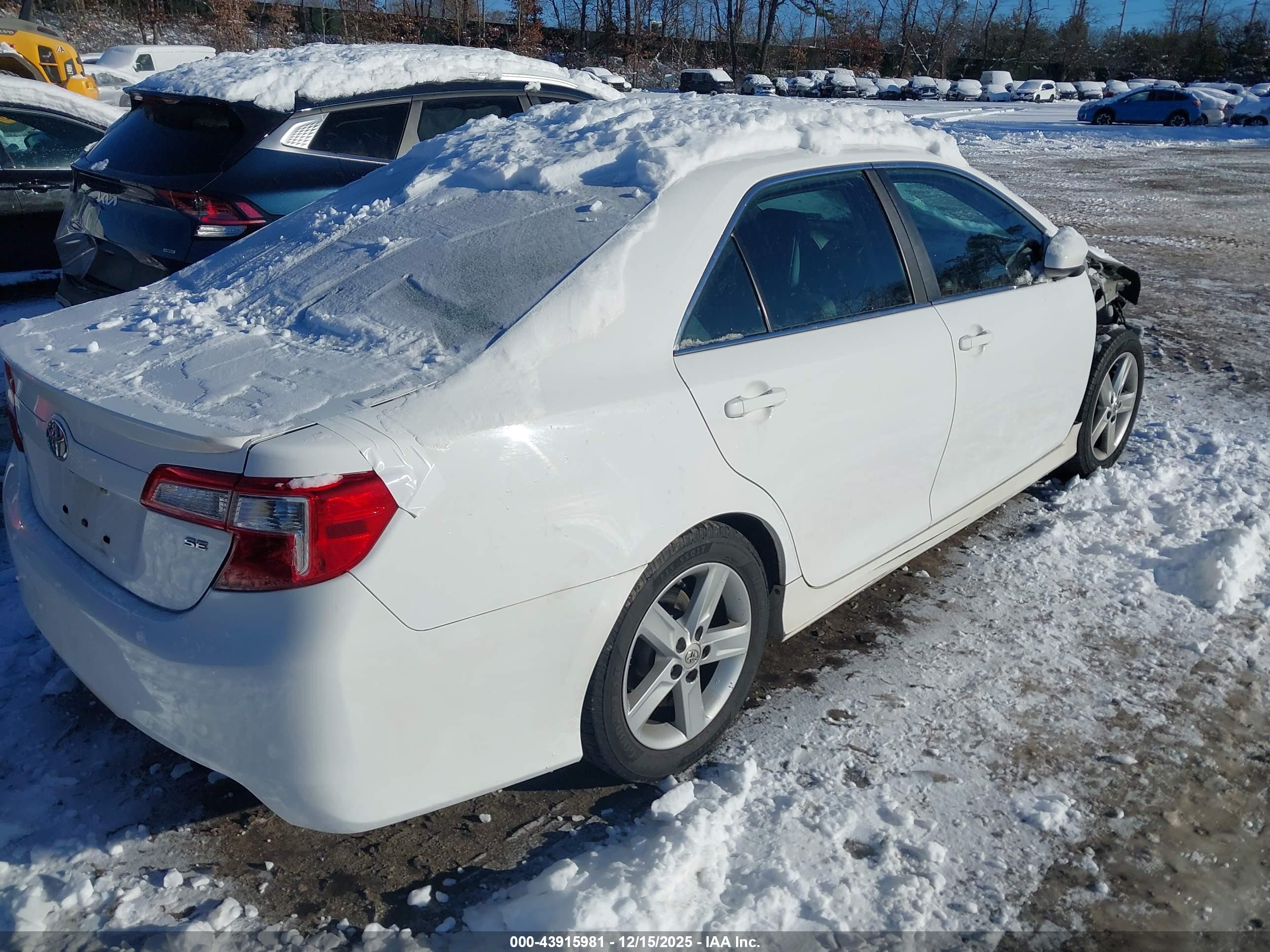 TOYOTA CAMRY image 4