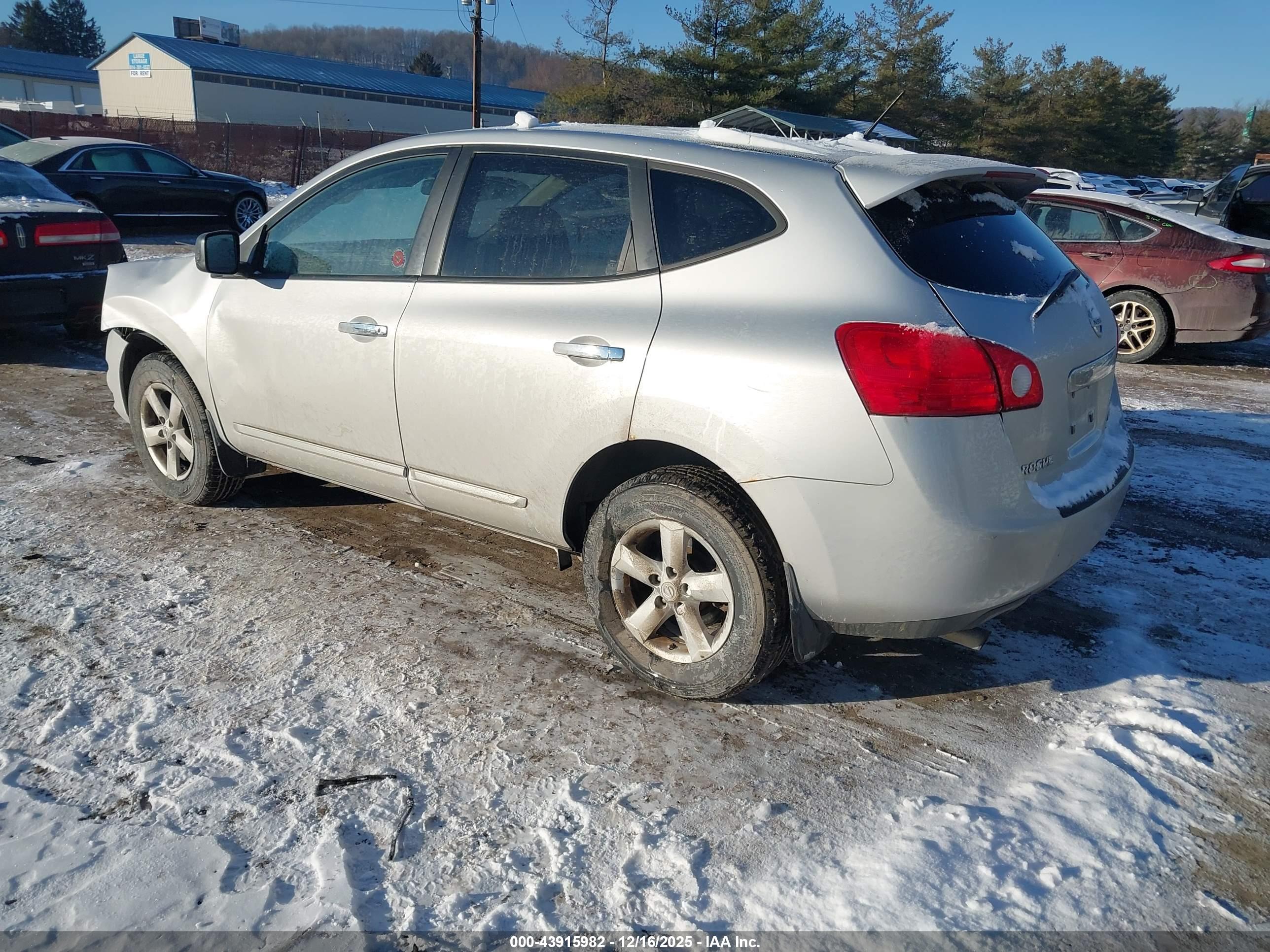 NISSAN ROGUE image 3