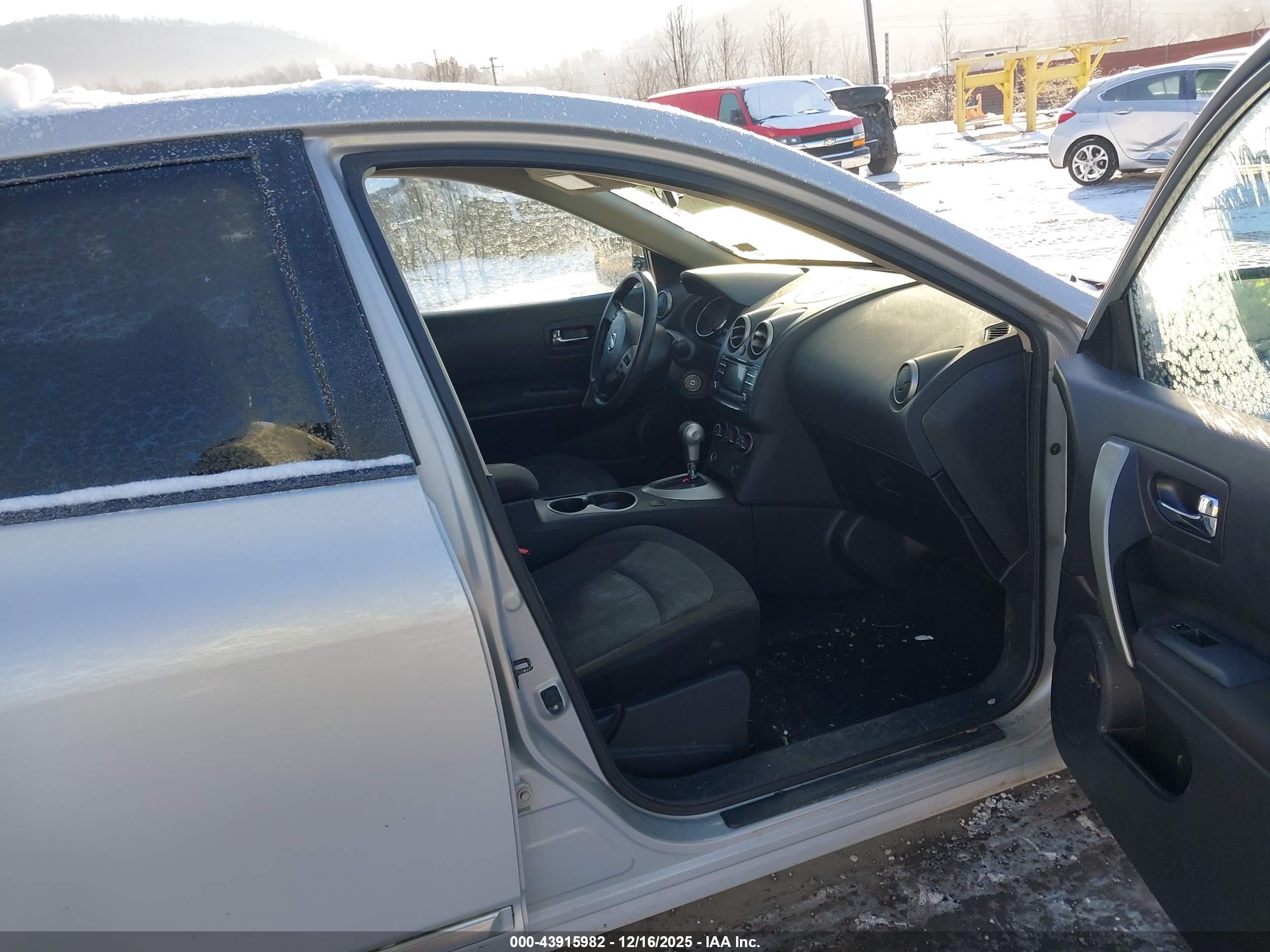 NISSAN ROGUE image 5