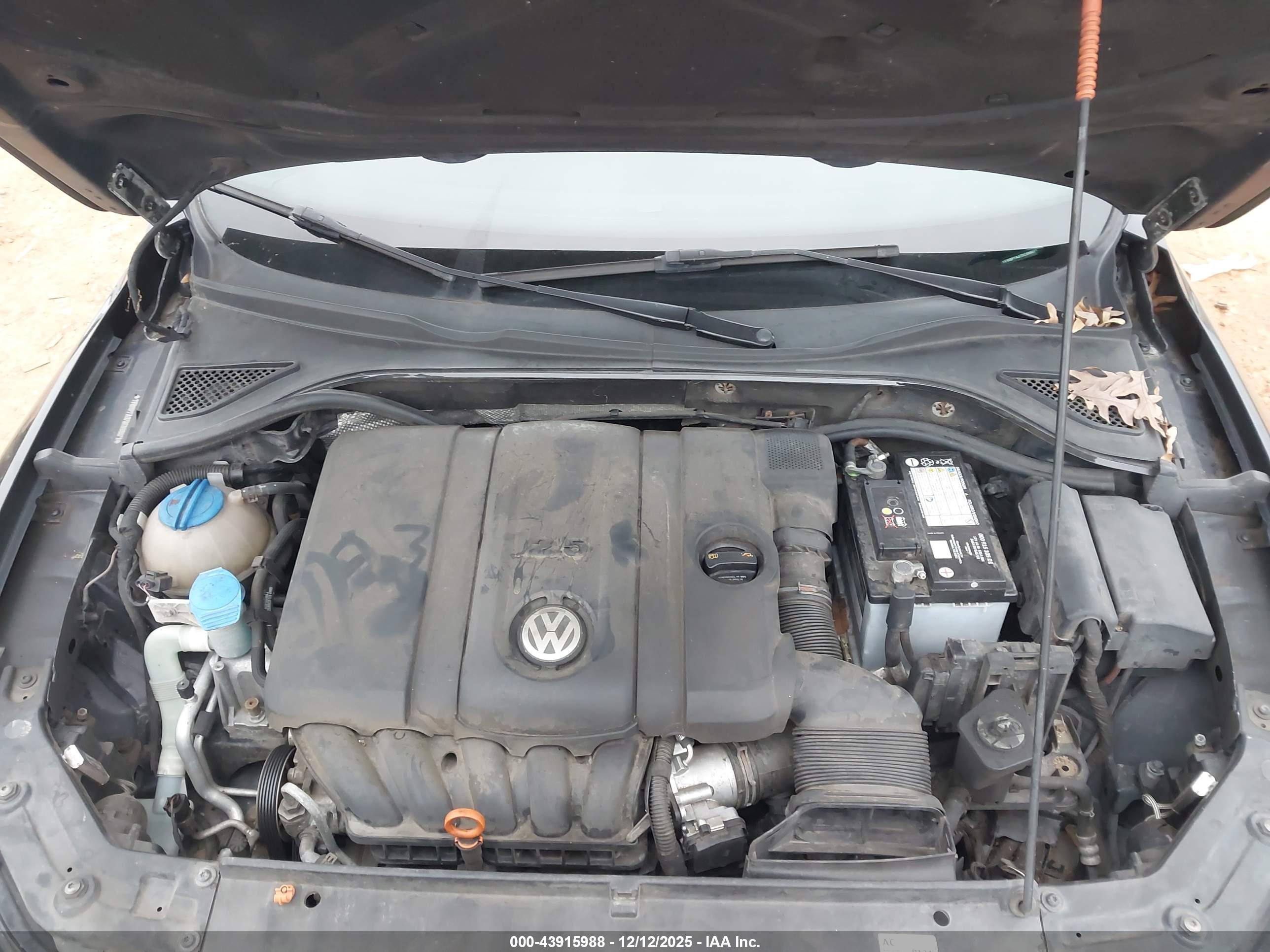VOLKSWAGEN PASSAT image 10