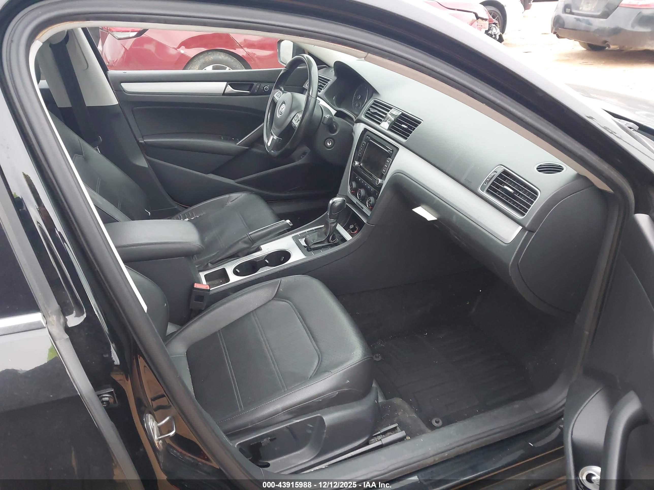 VOLKSWAGEN PASSAT image 5